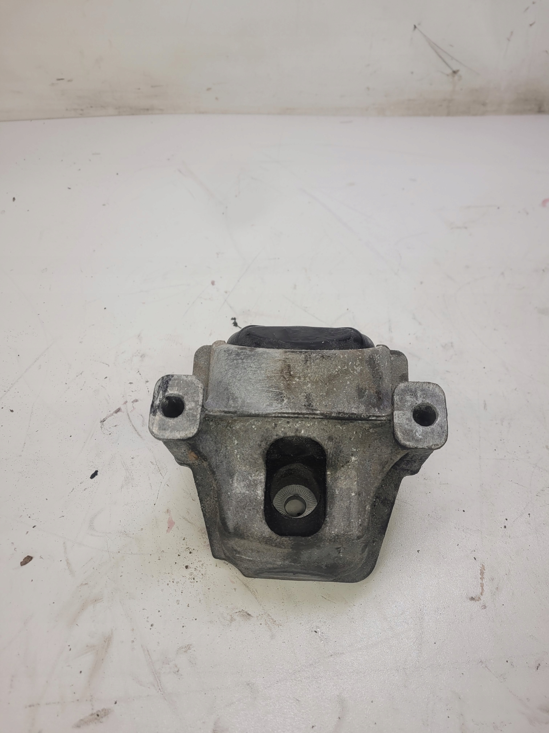 holder engine mount AUDI A4 A5 Q5 8R0199381AL