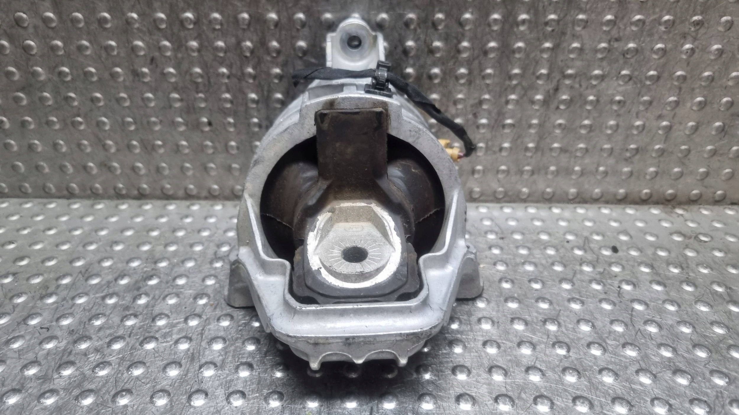 engine mount right 8B3199372BQ AUDI A5 B10 A6 C9 2.0 TDI 150KW 4x4