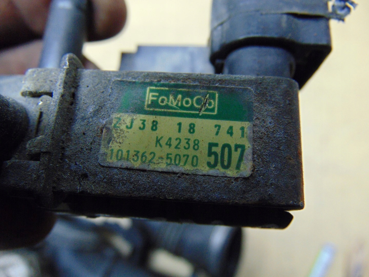 mazda oe 101362-5070 электромагнитный клапан труба