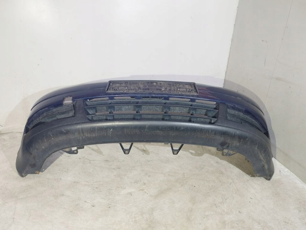 VW Touran a nárazník předek přední LB5N