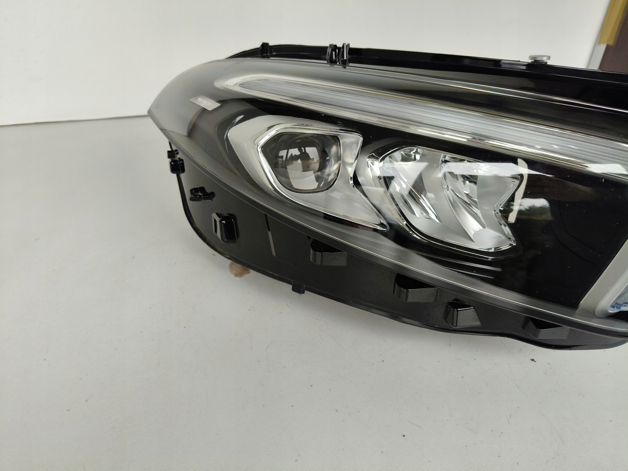 light right REFLEKTOR MERCEDES A-KLASA W177 18- FULL LED
