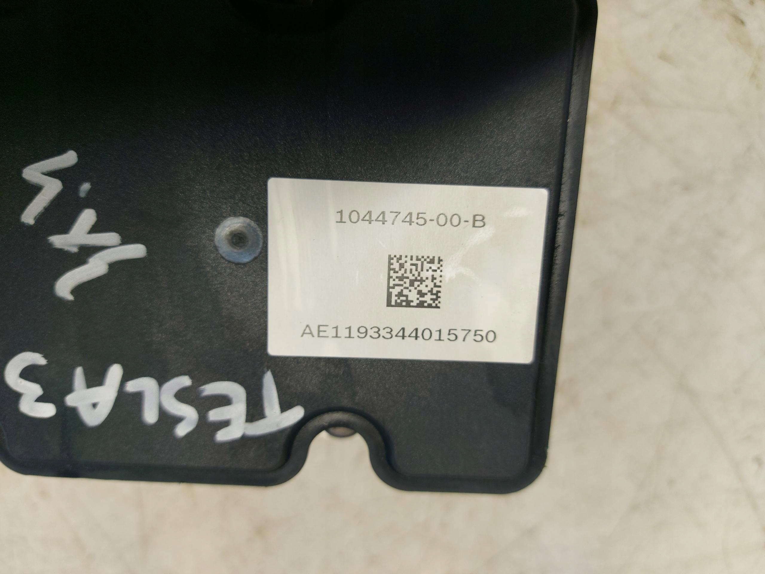 TESLA MODEL 3 Pompe ABS Frein 1044745-00-B