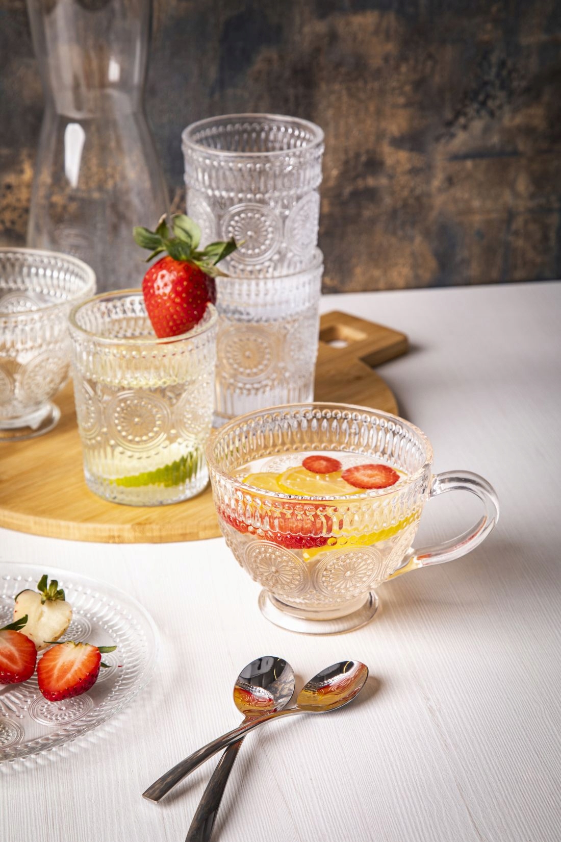 Filiżanka do kawy duża szklanka z uchem kubek Daisy Altom Design 430 ml Wzór dominujący Inny wzór