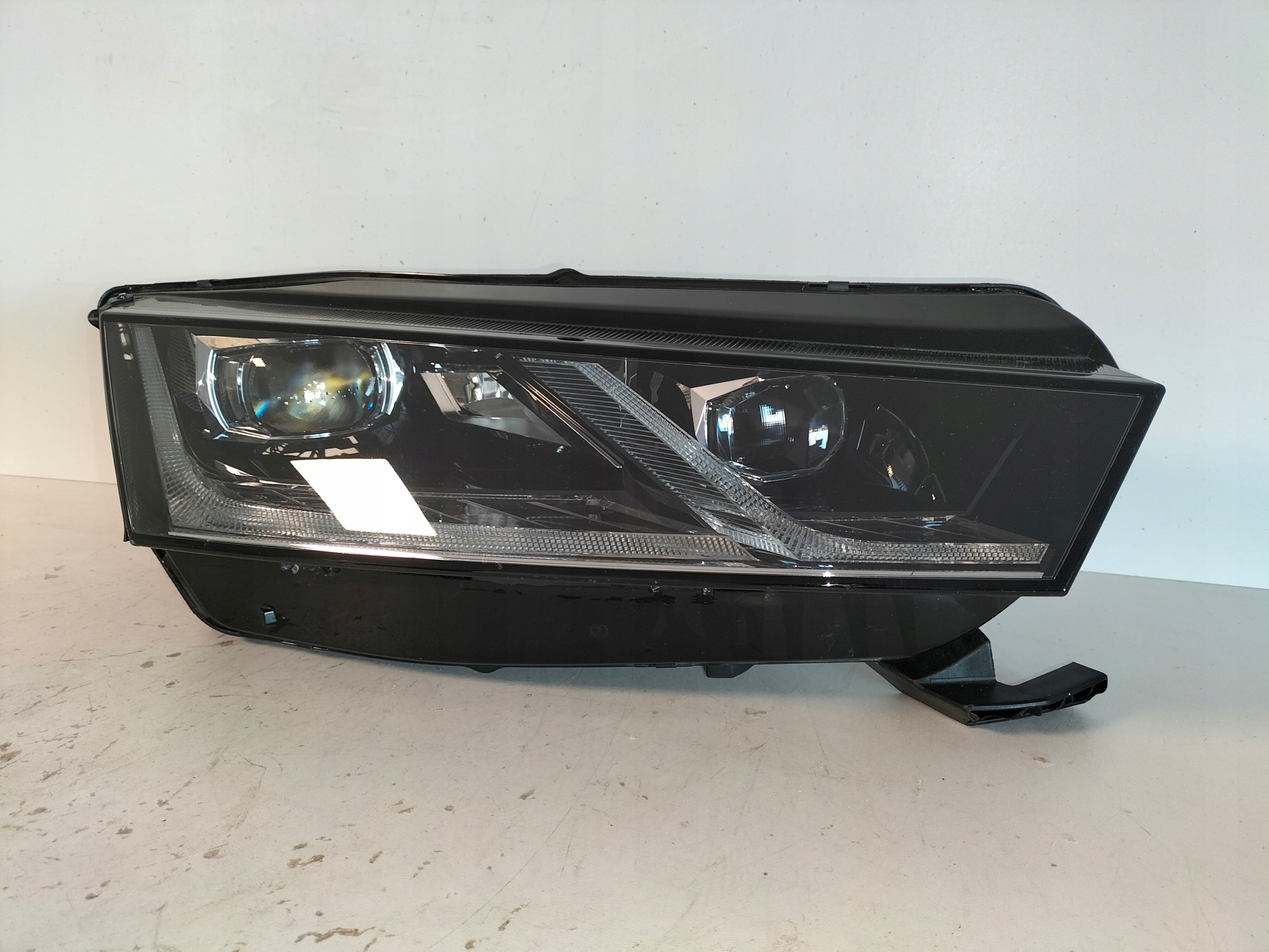 light front reflektor right SKODA OCTAVIA 4 IV 19