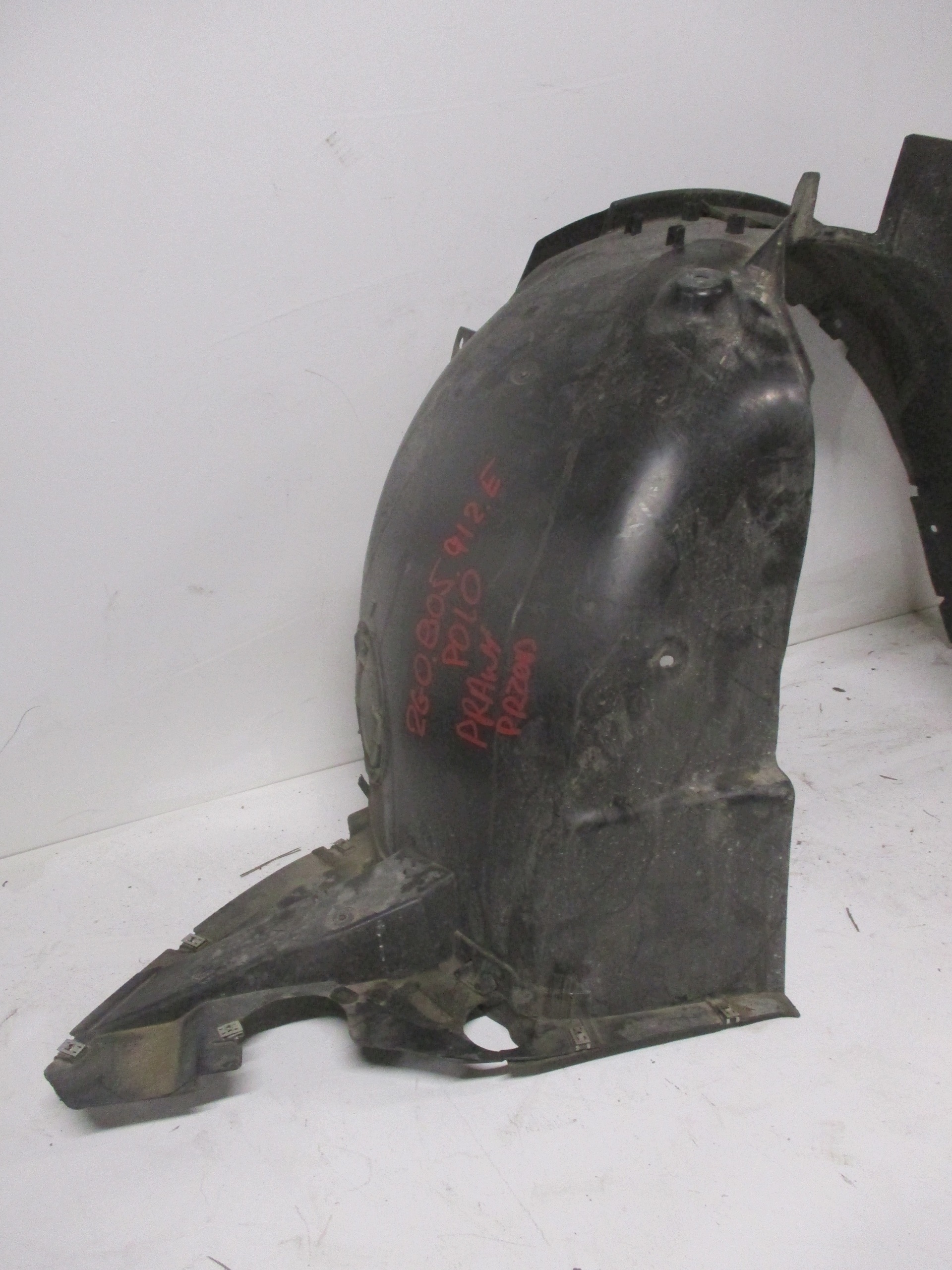 mudguard front right VW POLO 2G0 2G0805912E