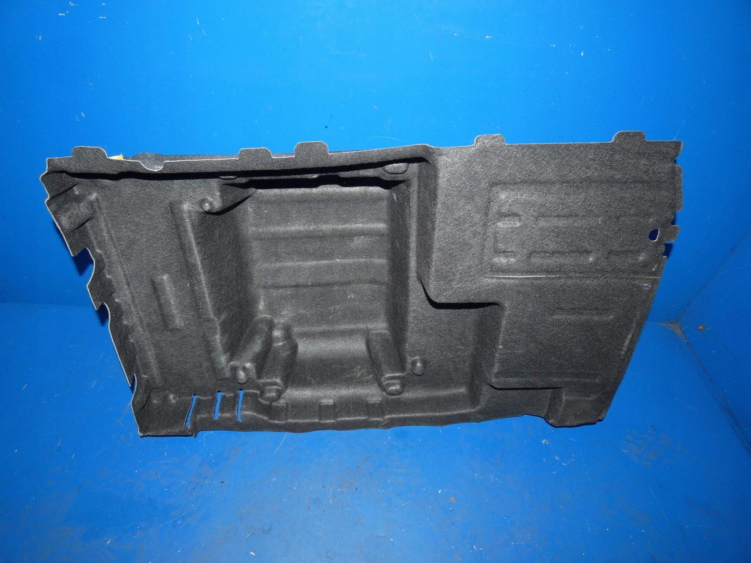 MERCEDES C class W205 sedan passenger compartment boot floor well