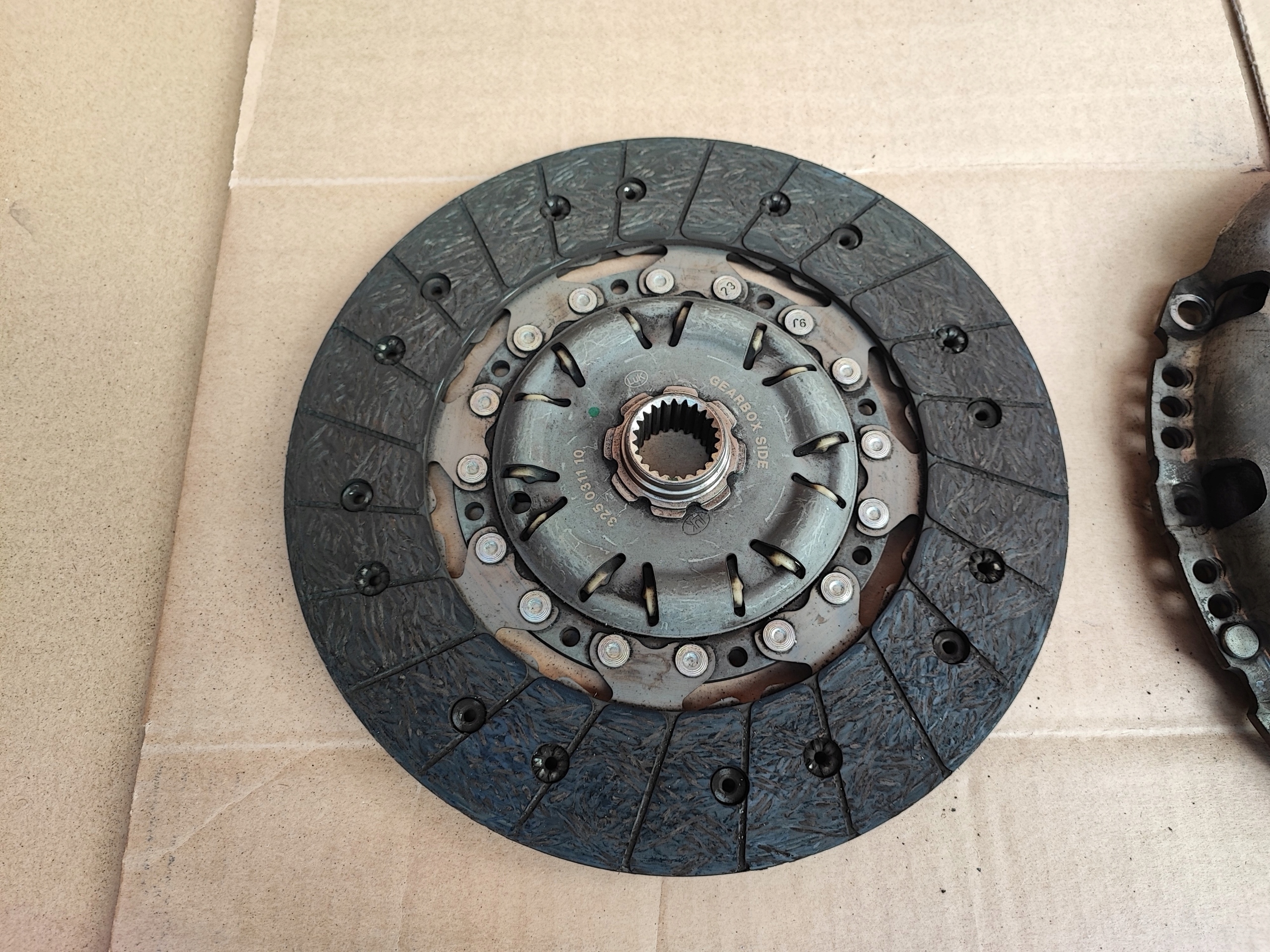 Ford Mondeo MK5 2.0 TDCI tarcza sprzęgło docisk Numer katalogowy części 325031110