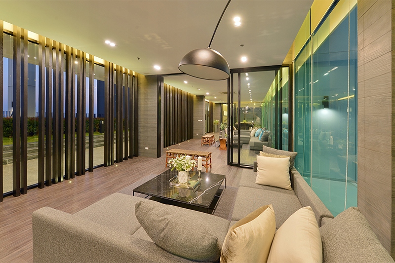 Oprawka SUFITOWA LED IP64 + ŻARÓWKA GU10 + GNIAZDO Głębokość produktu 0.03 cm