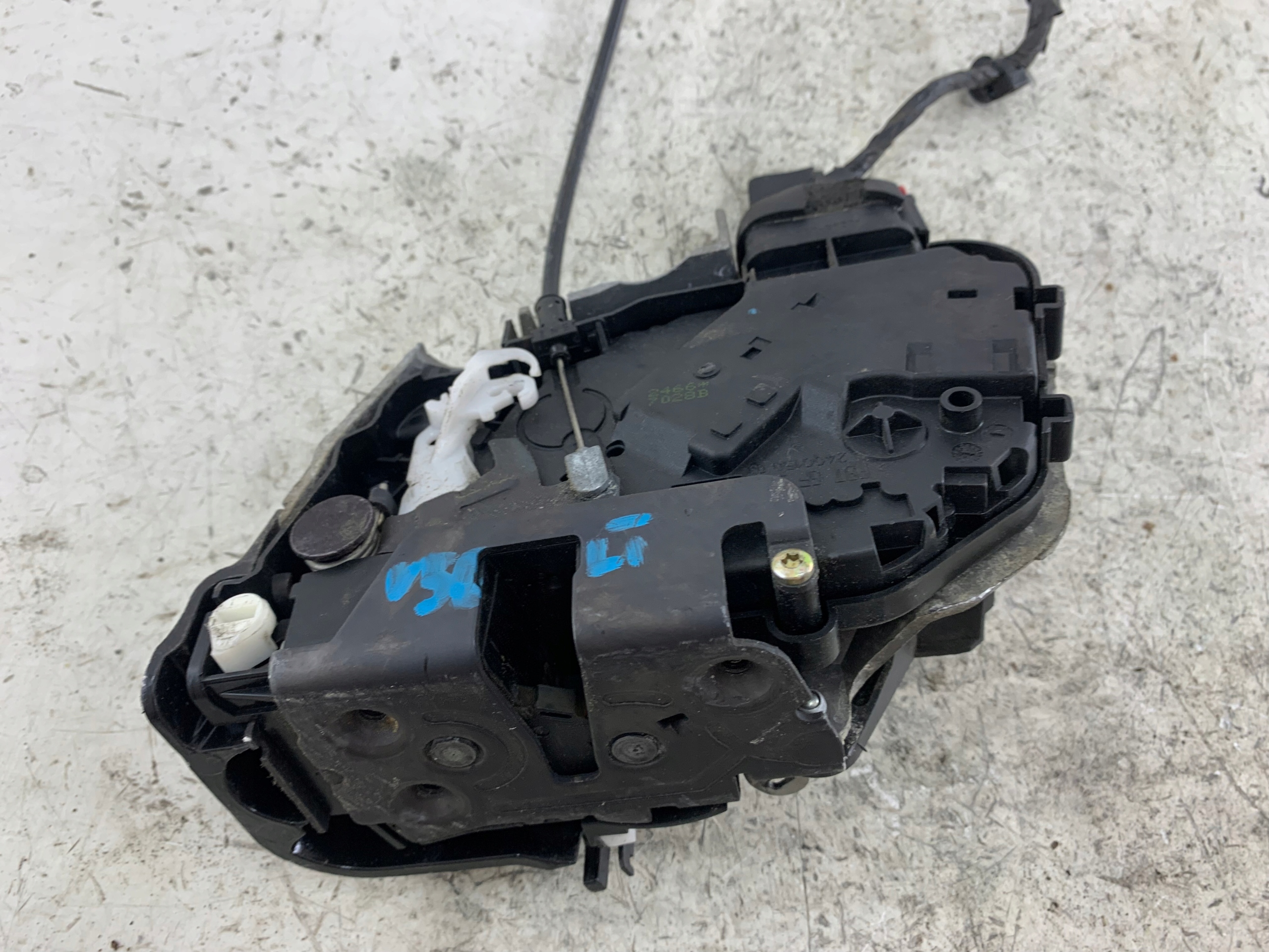 VOLVO V50 and lock door left rear part 30753667
