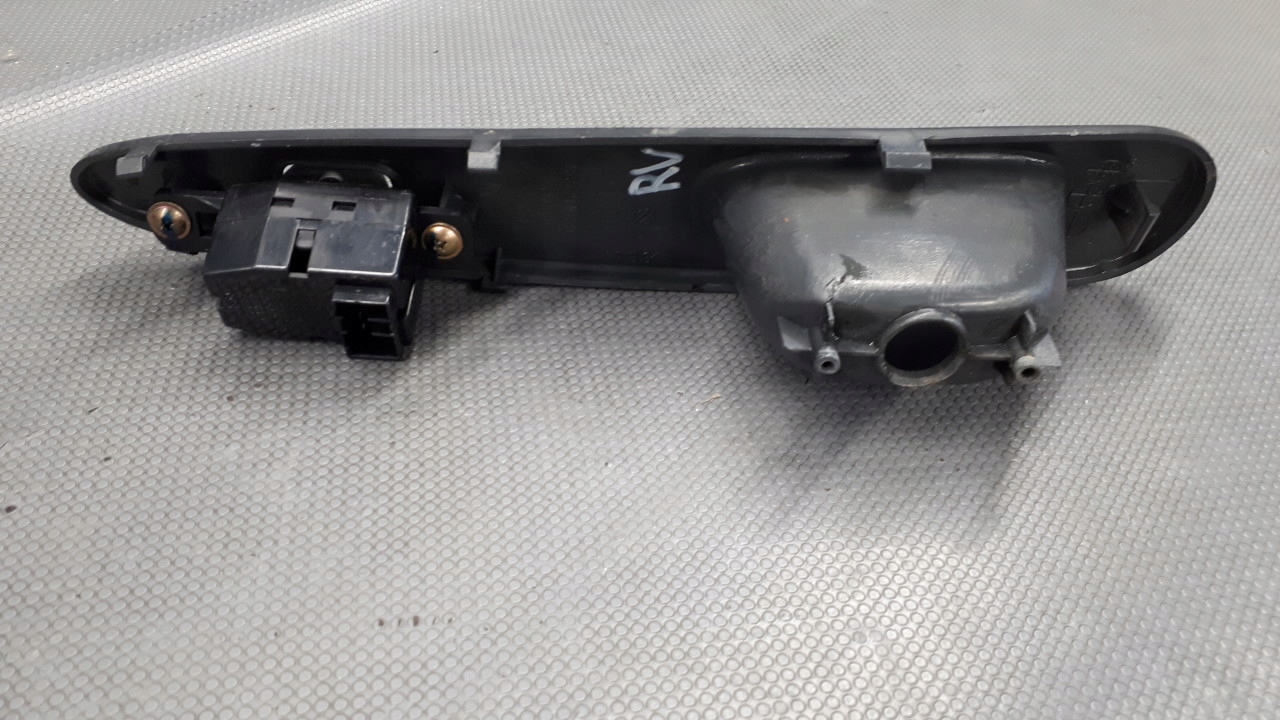 612W02920 przełącznik szyby Hyundai Lantra Wersja Europejska