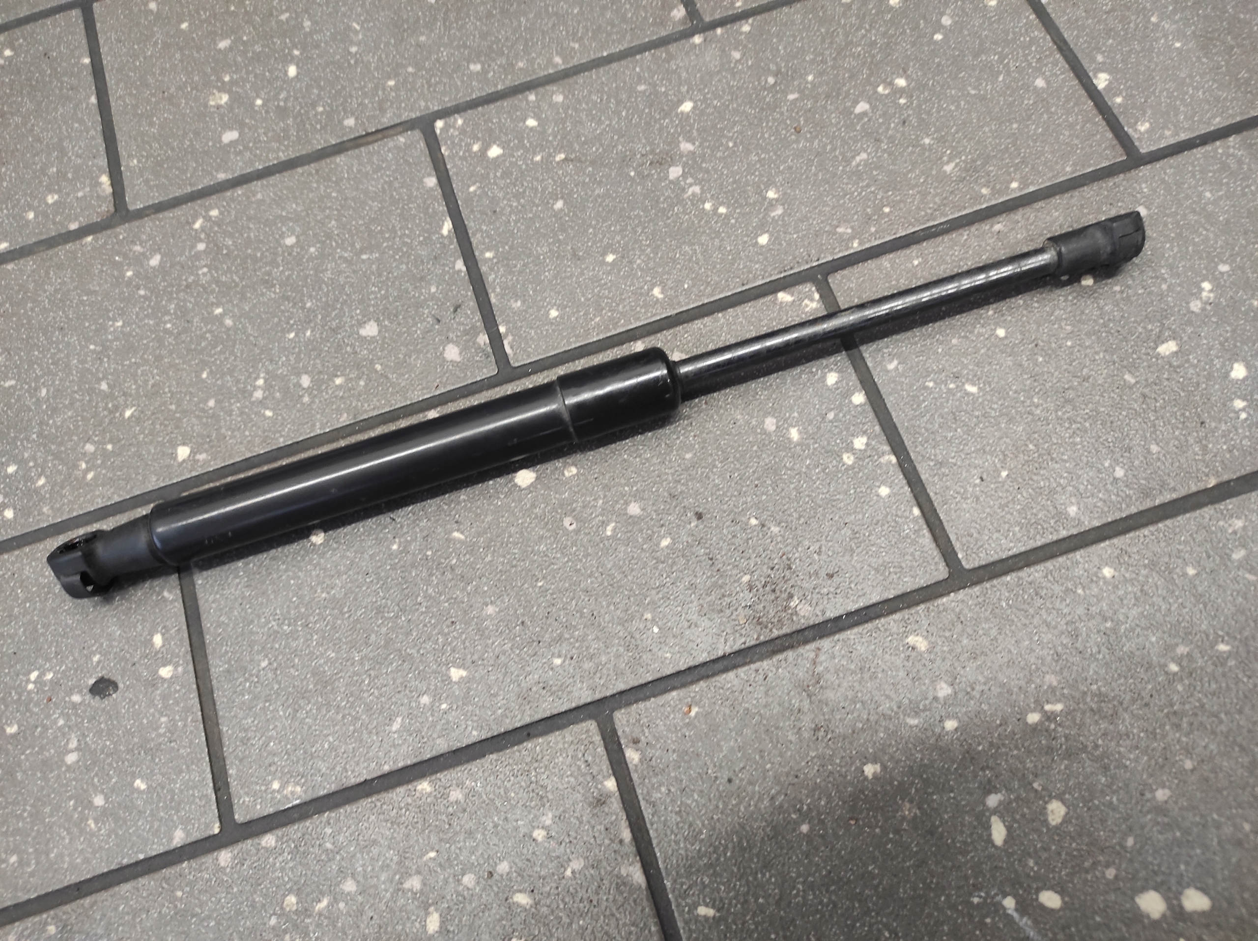 сервопривод Капоты Audi A1 8X 8X082335903S