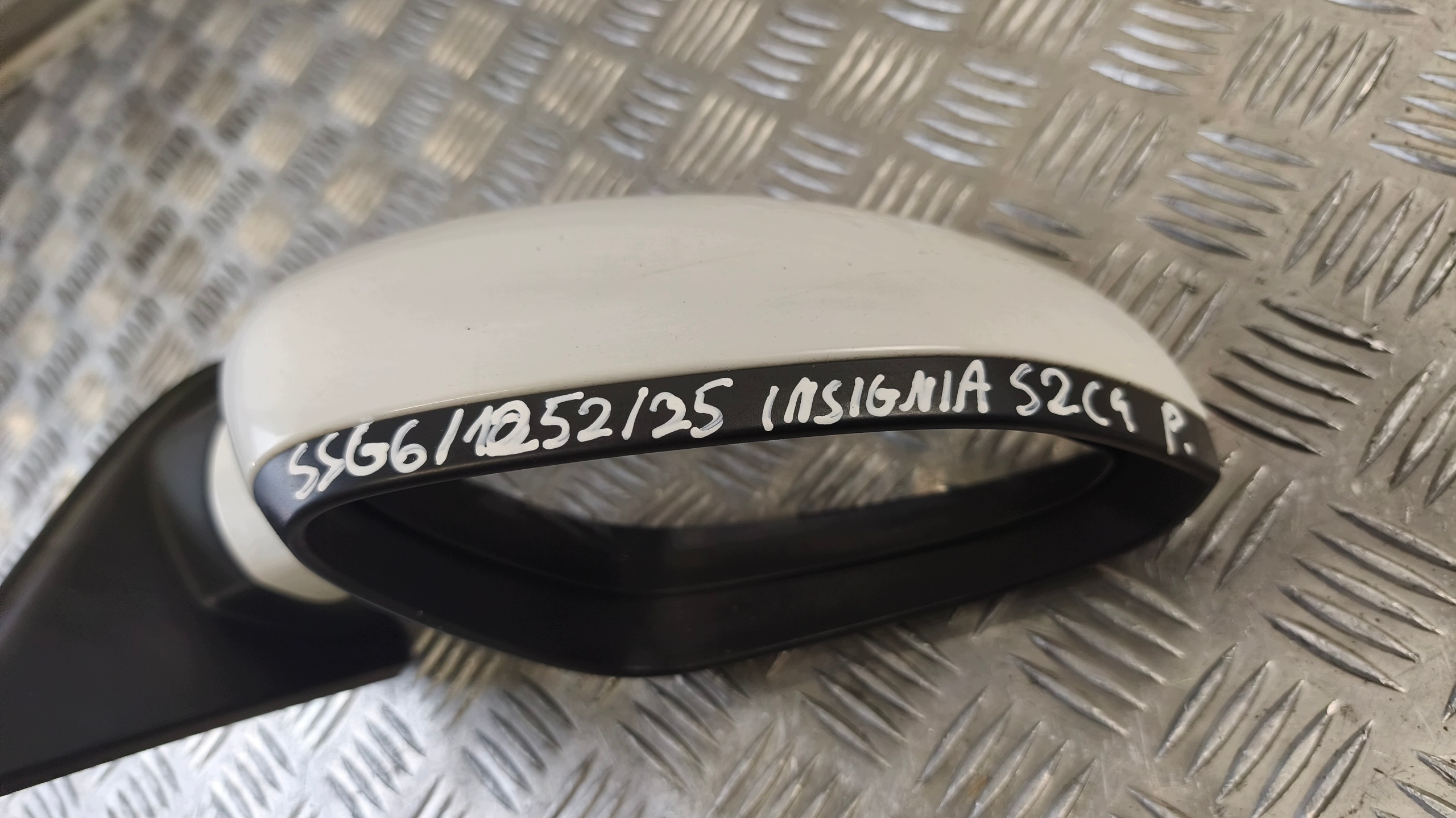 mirror right OPEL INSIGNIA A 2010r 13269576 K: OLIMIPIC WHITE