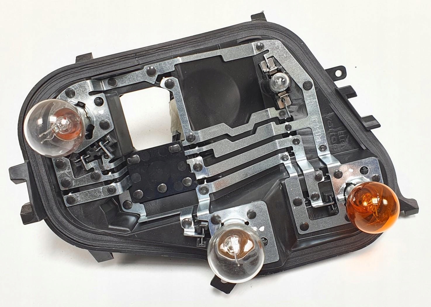 ПАТРОН ЛАМПИ ПРАВИЙ ЗАДНІЙ DACIA SANDERO III