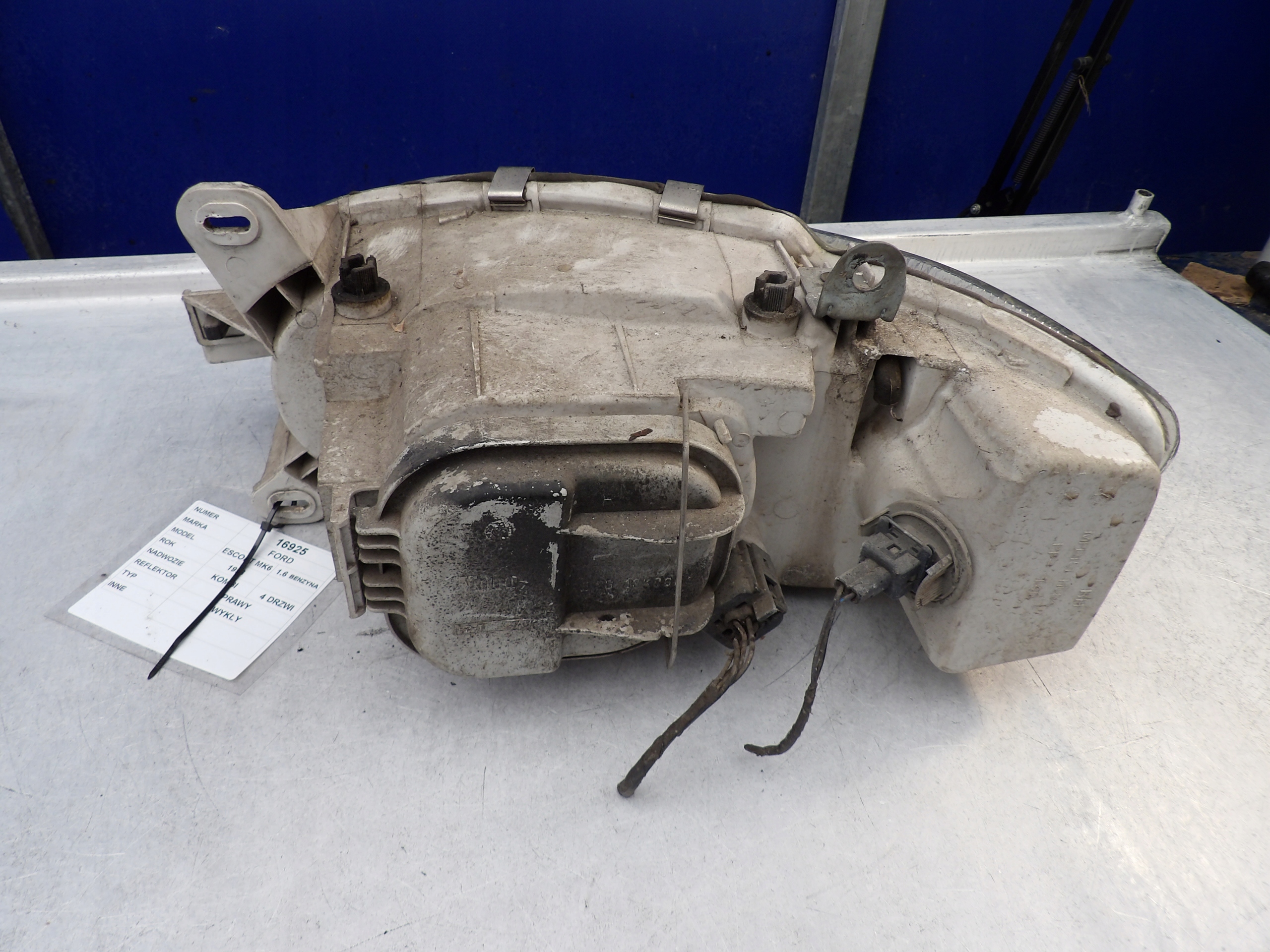 Ford Escort MK6 Licht vorne rechts