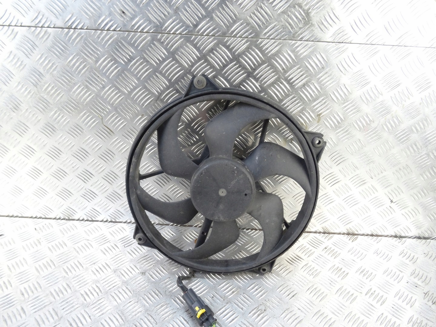 PEUGEOT 5008 ventilátor chladiče 2.0 HDI