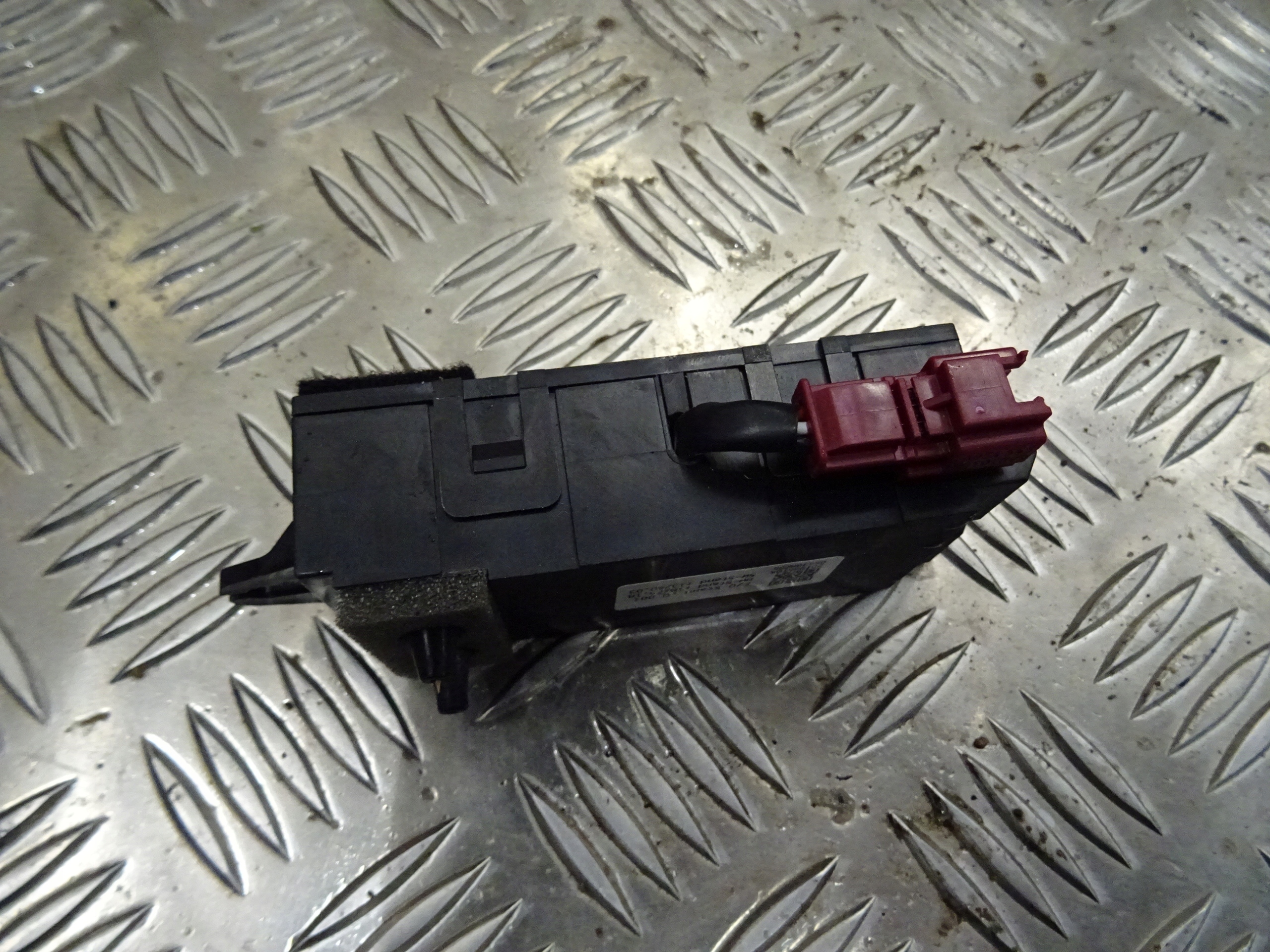 MERCEDES GLE W167 модуль ионизатор A2058352400