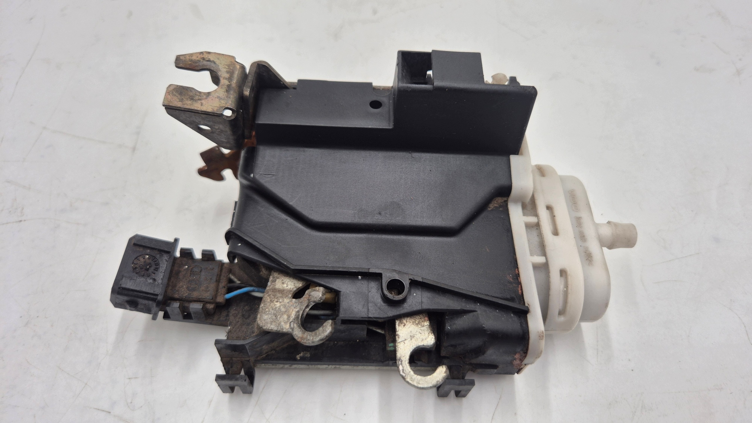 lock door right front AUDI 100 C4 4A0173 original!
