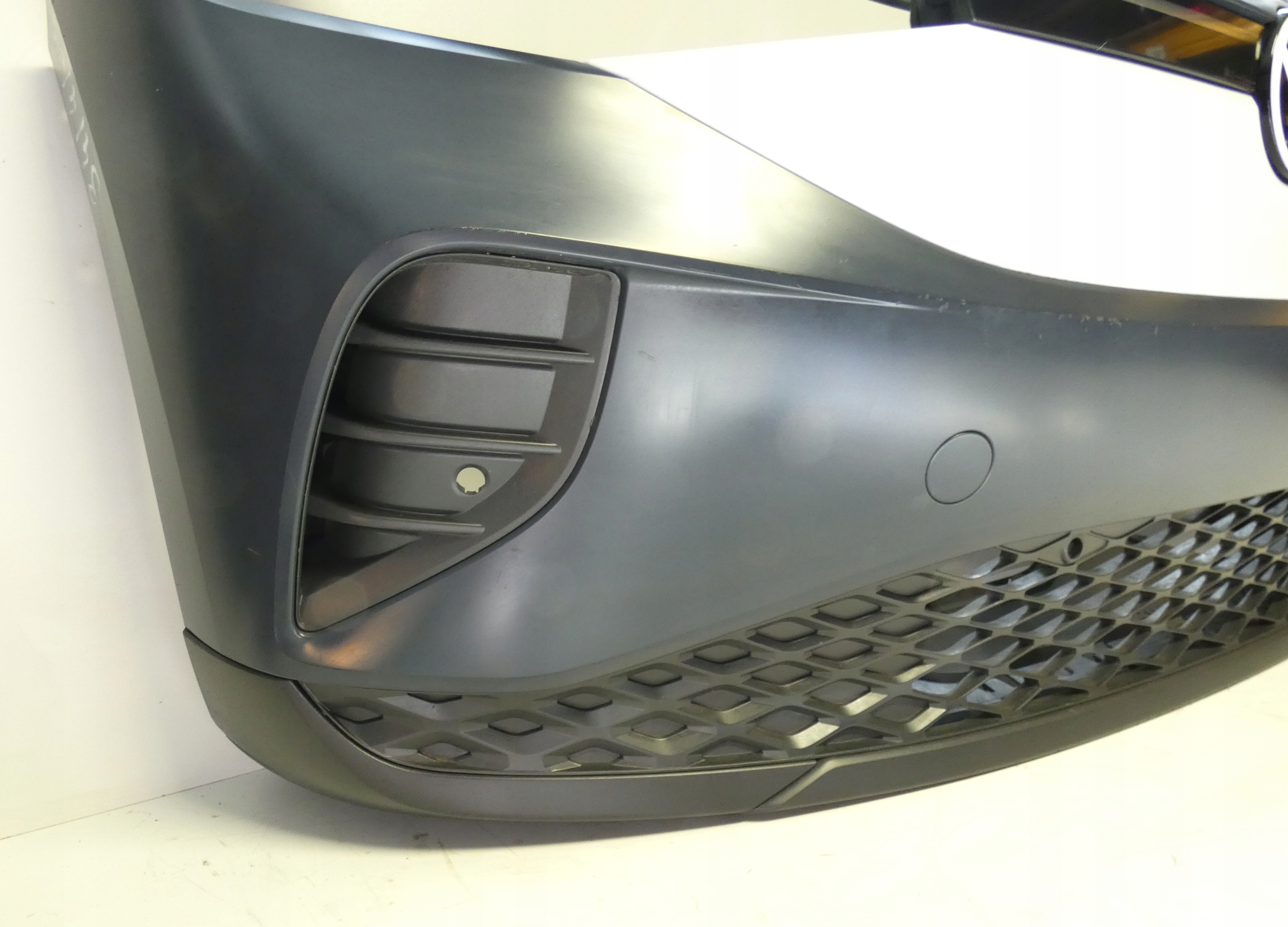 VW ID.4 ID4 11A807221 2020- below 4 PDC bumper front front