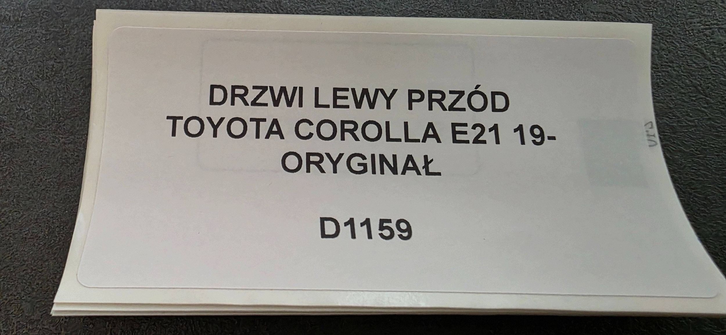 dveře levý předek TOYOTA COROLLA E21 19- originál