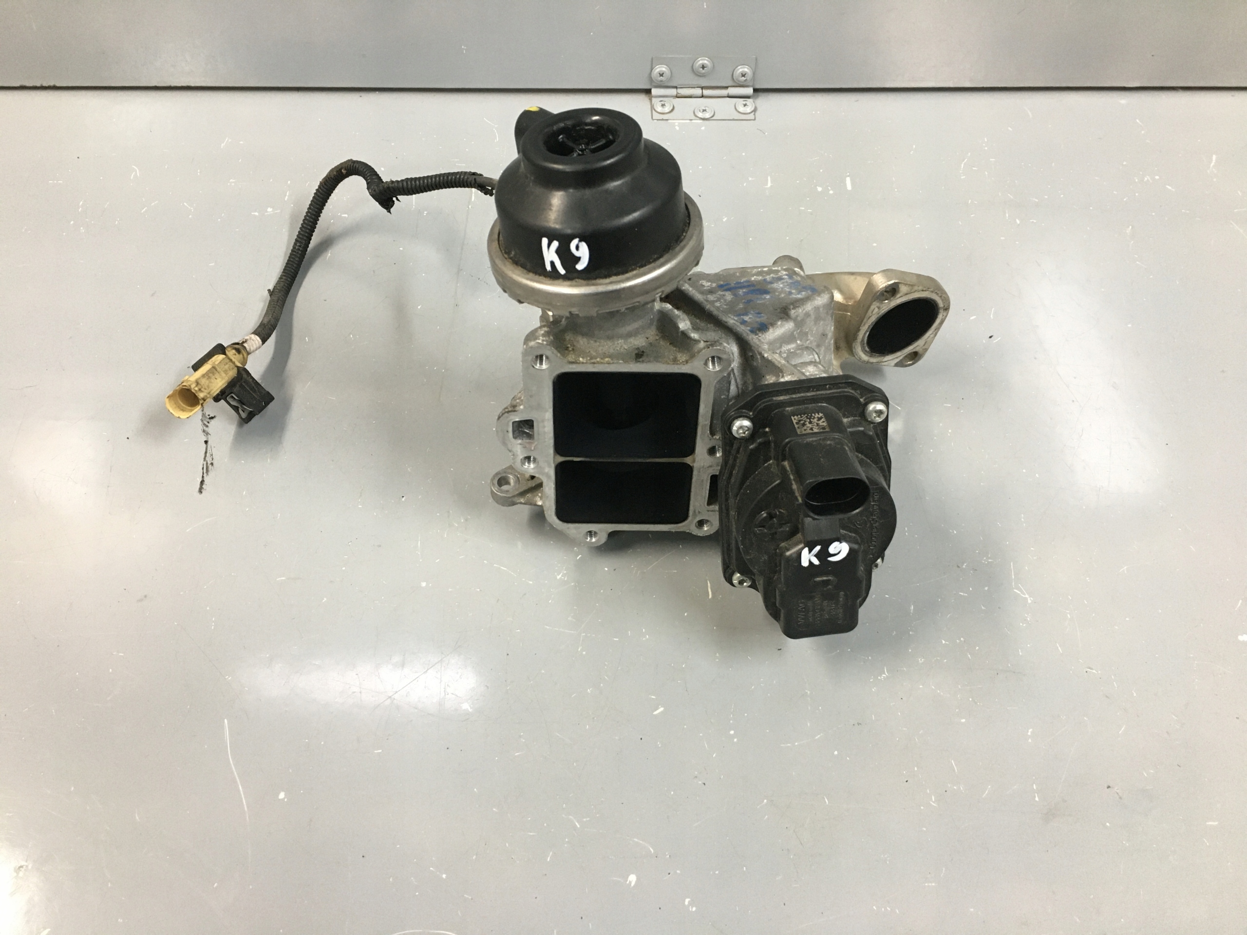 059131511BP - A4 8W B9 охолоджувач вихлопних газів EGR охолоджувач 3.0 TDI