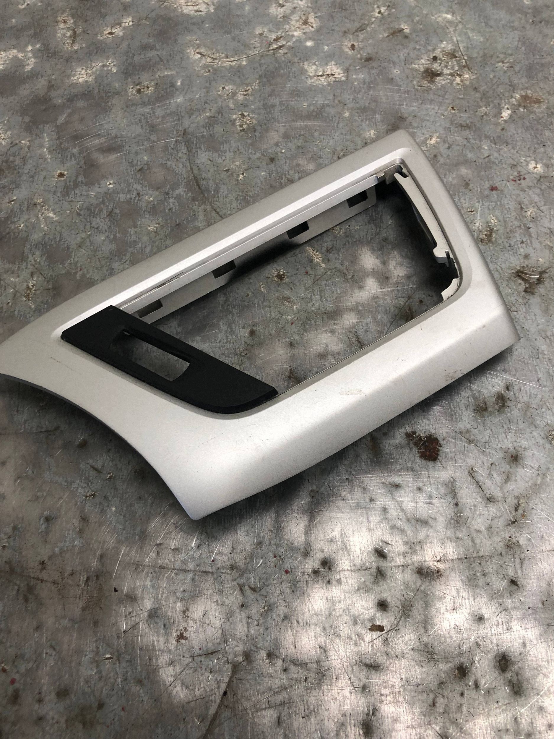 DEKOR frame KRATKI air conditioning devices BMW F31 9231204