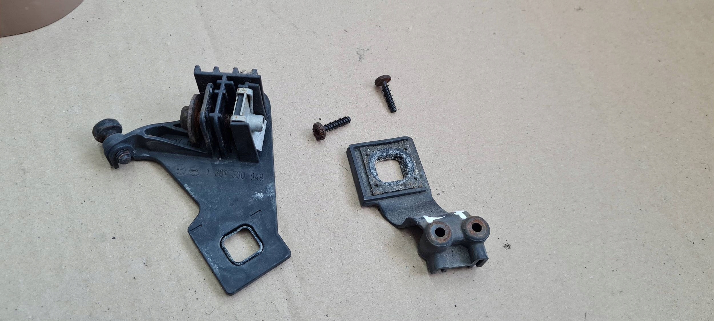 A5 8T LIFT S5 bracket holder lights left left front 1301330049 A4 B8 S4