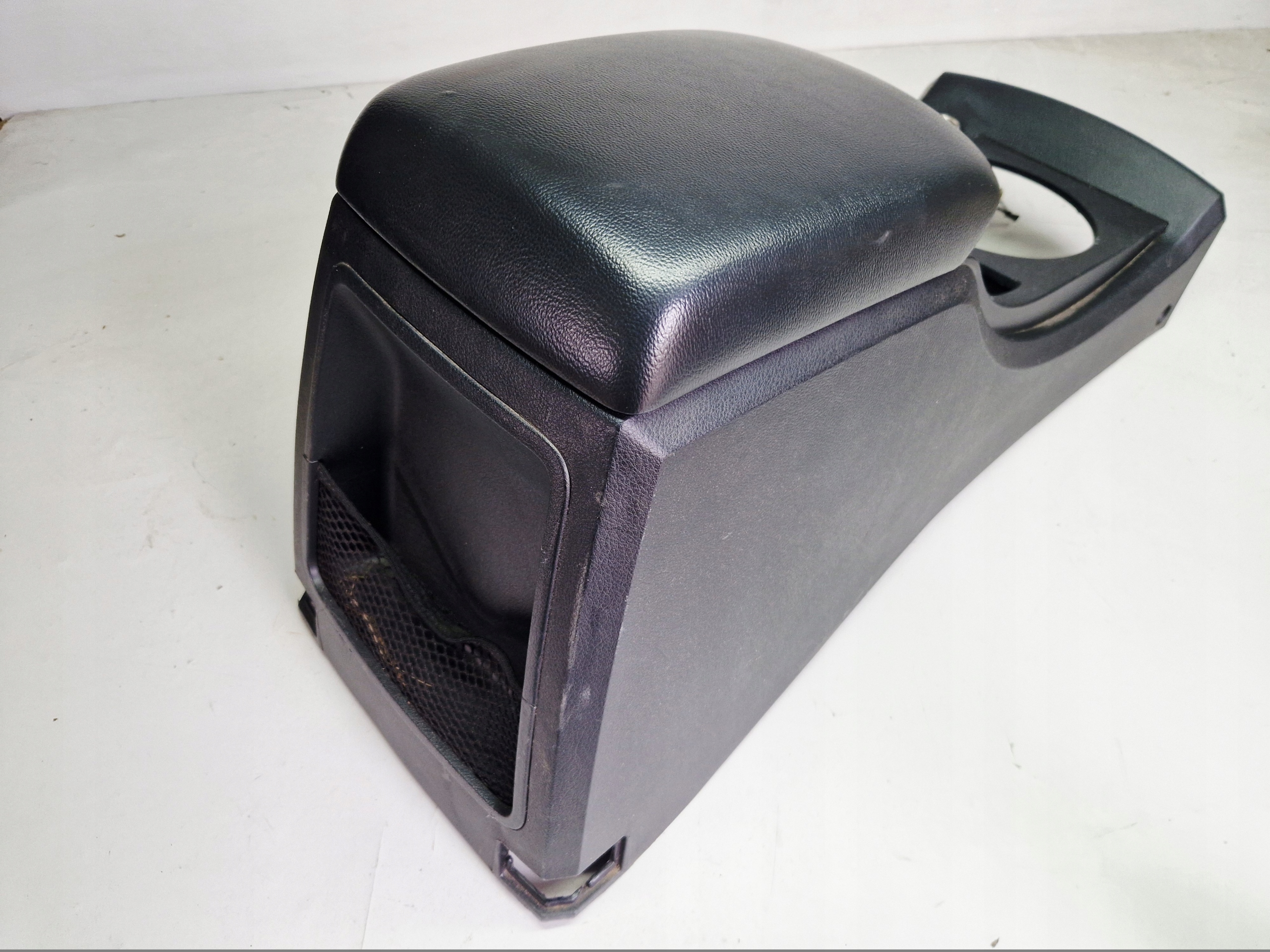 SSANGYONG ACTYON PRZEDLIFT TUNEL central armrest