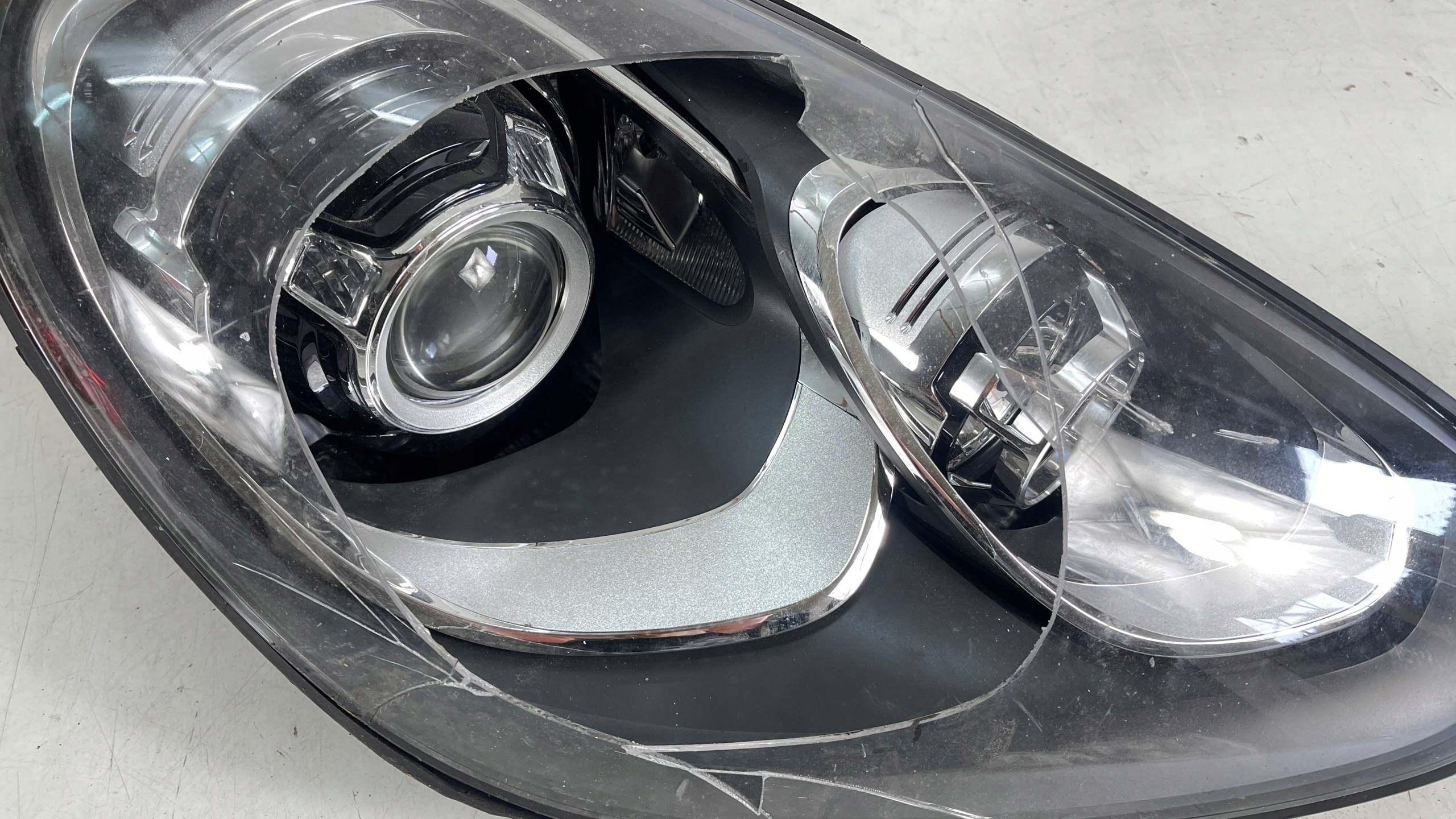 PORSCHE CAYENNE II LIFT light XENON D3S front right 7P5941754AA 07.09.21