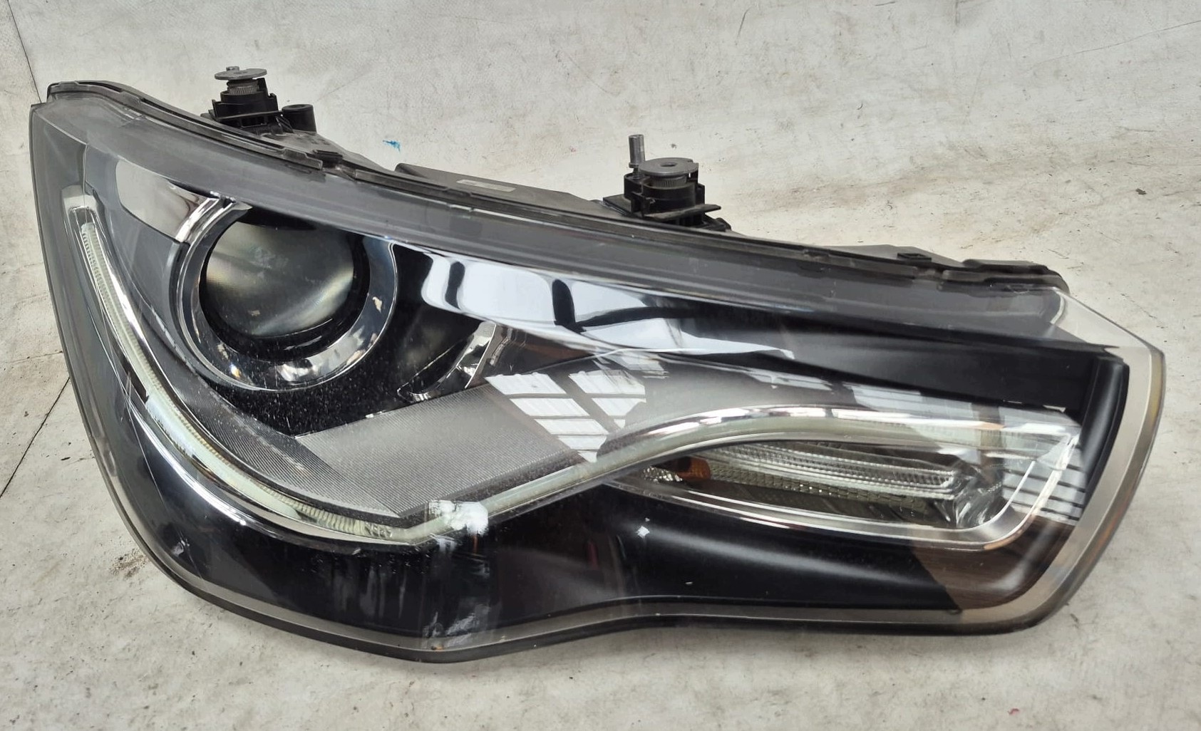 AUDI A1 8X 8X0 10- light right front front BI-XENON 8X0941006