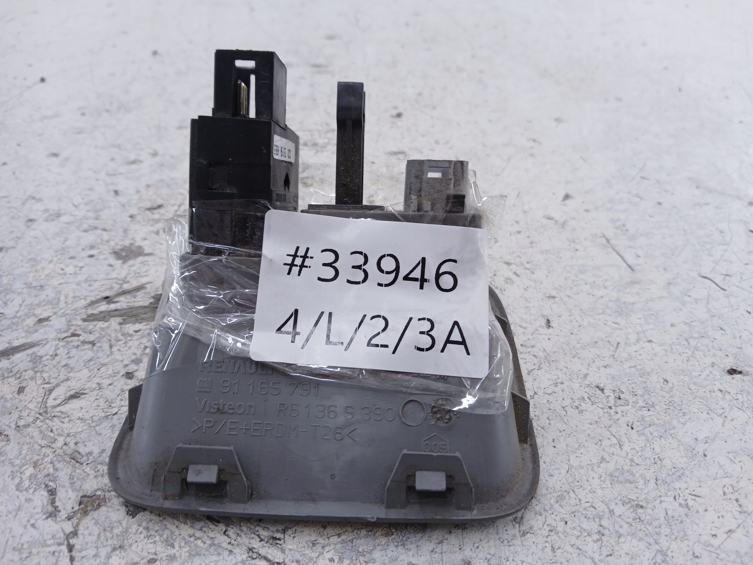 RENAULT TRAFIC II switch control of the lights 8200020063
