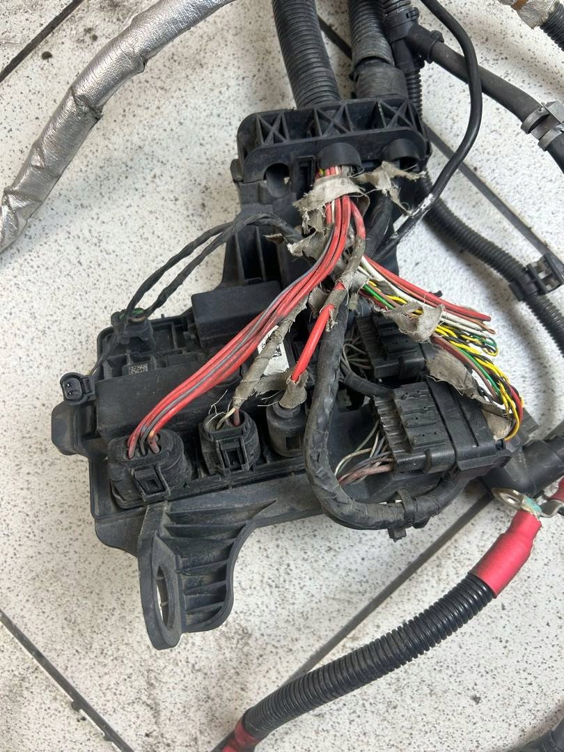 bundle przewodow of the engine BMW 3 F30 2013 7649087-01