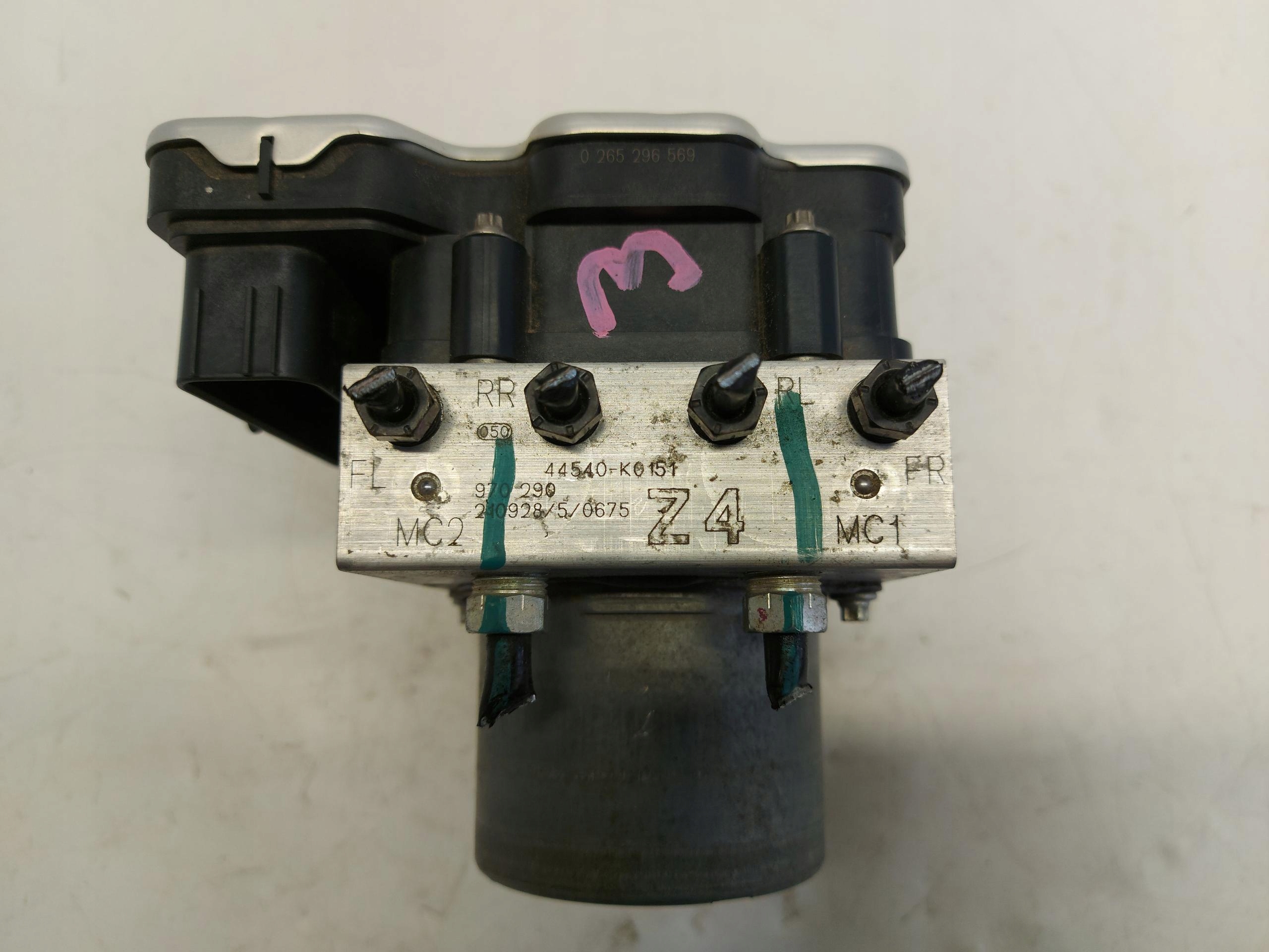 Toyota Yaris IV 4 2021 pump control unit module abs abs-u 44540-k0151