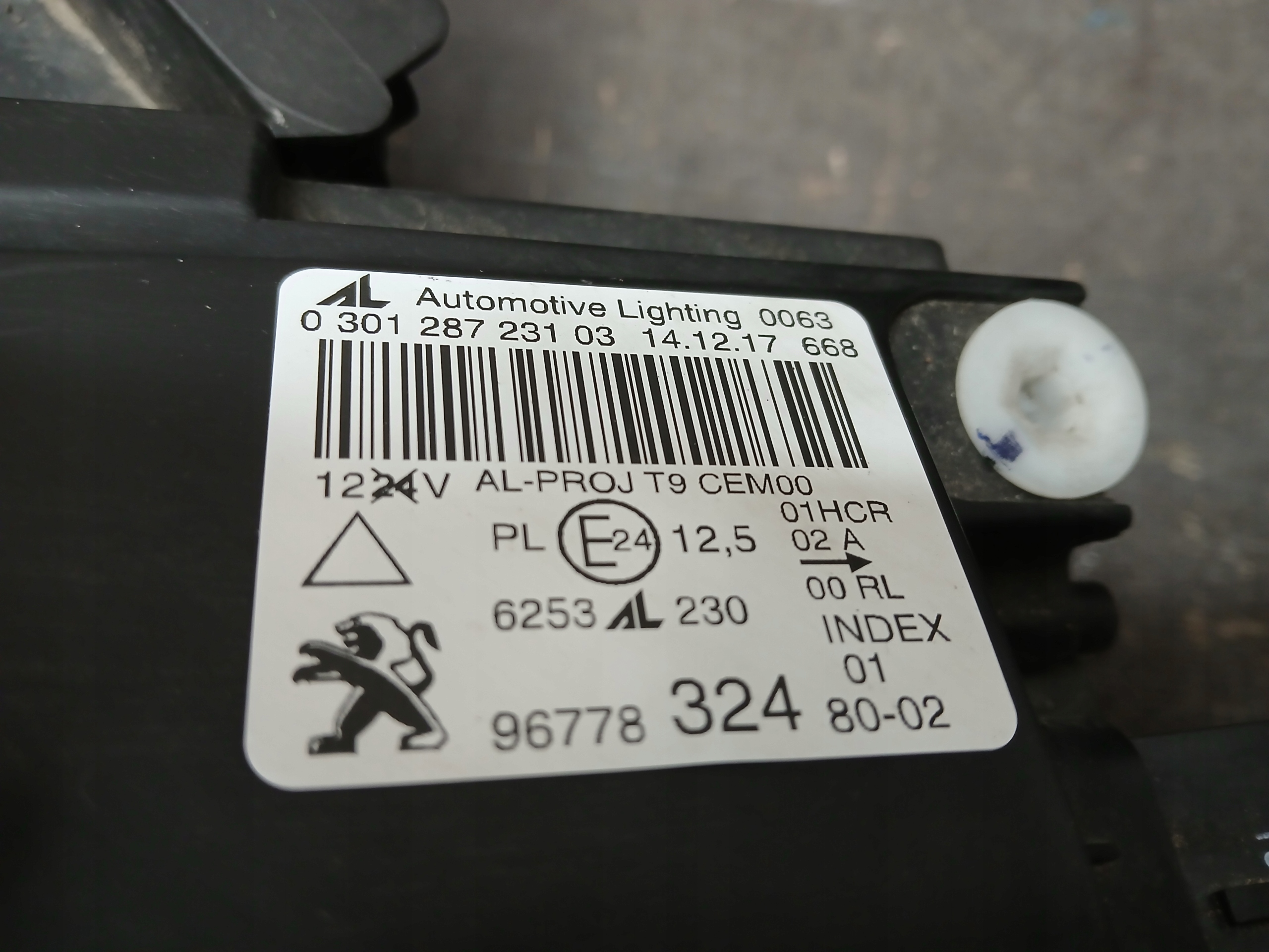 Licht Leuchte vorne rechts oder links PEUGEOT 308 T9 FULL LED 9677832380