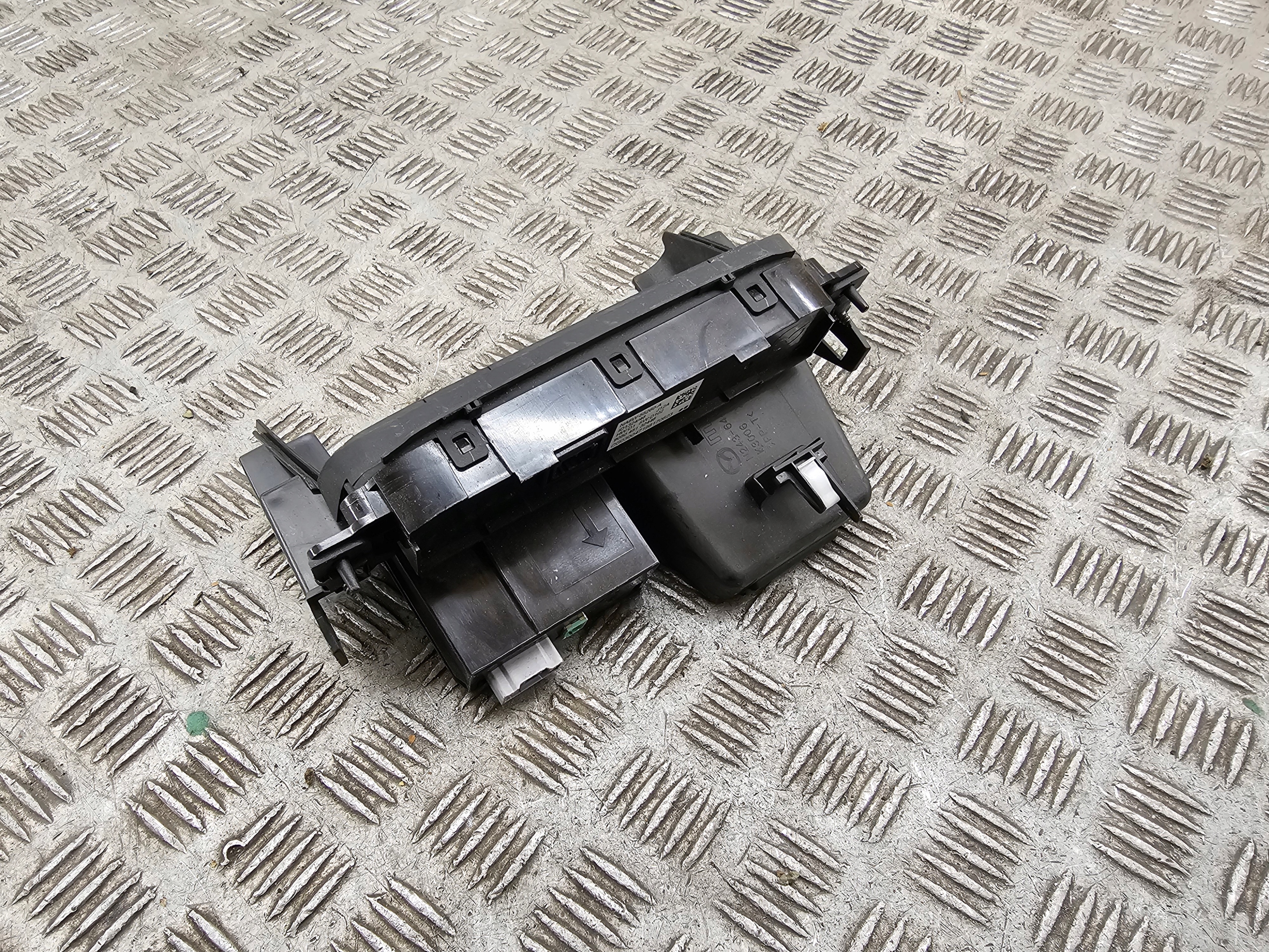 PANEL Hitzung Sitze Kartenleser USB MAZDA MX-5 N243-669U0 NA6W-55260