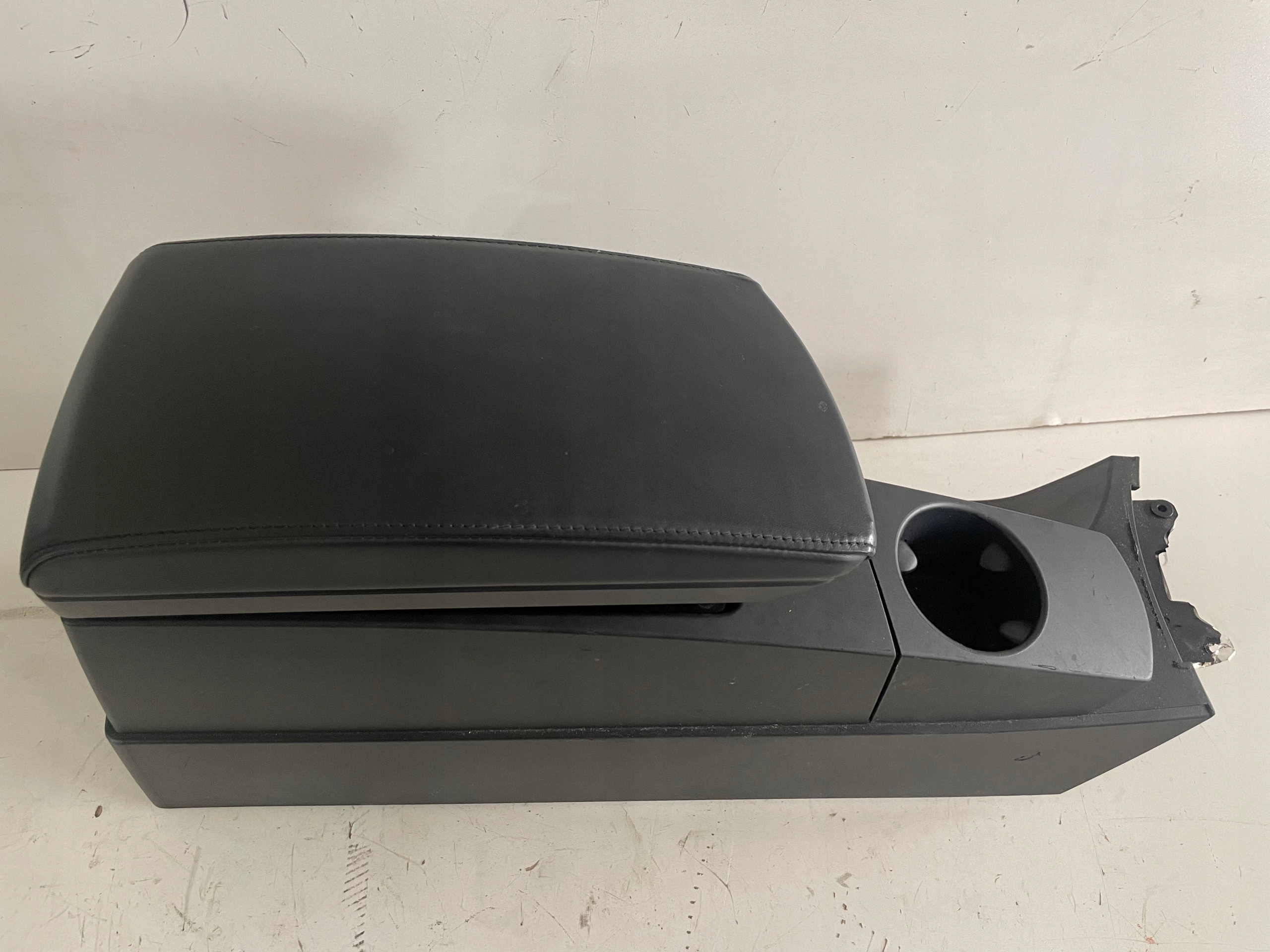BMW X3 E83 Podłokietnik cup holder pojemnik skóra 3428282 za 500 zł z