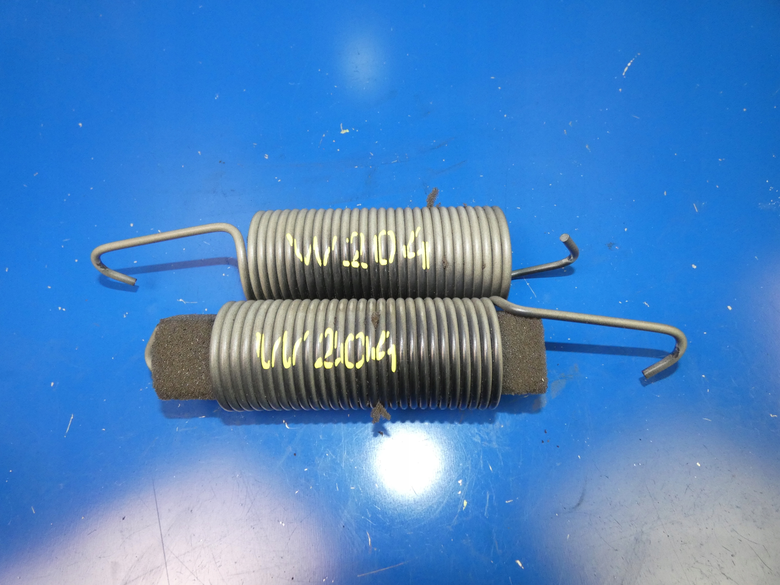 Mercedes C KLASA W204 SEDAN SPRĘŻYNA ZAWIASU KLAPY BAGAŻNIKA