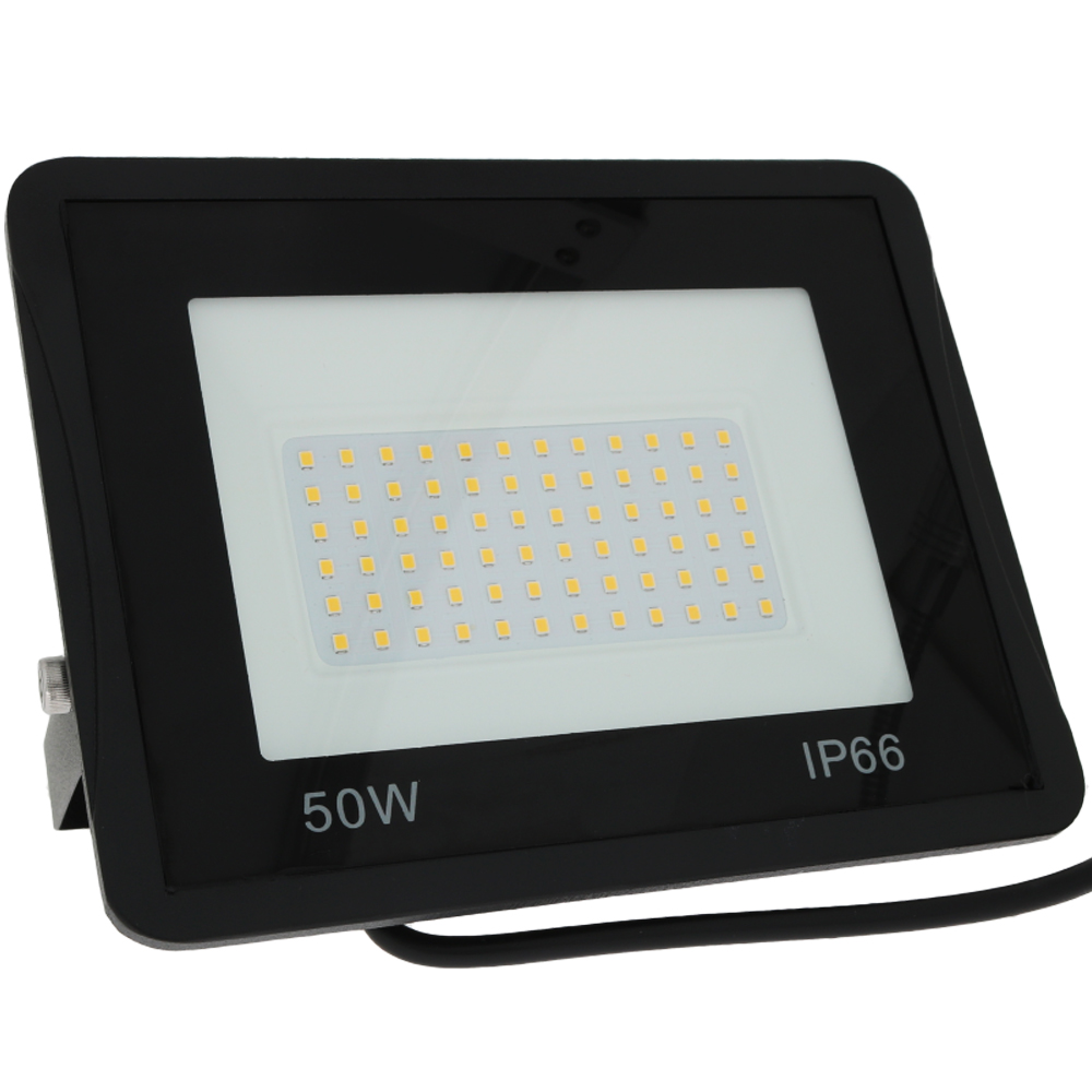 Przemysłowy naświetlacz LED o mocy 50W IP66