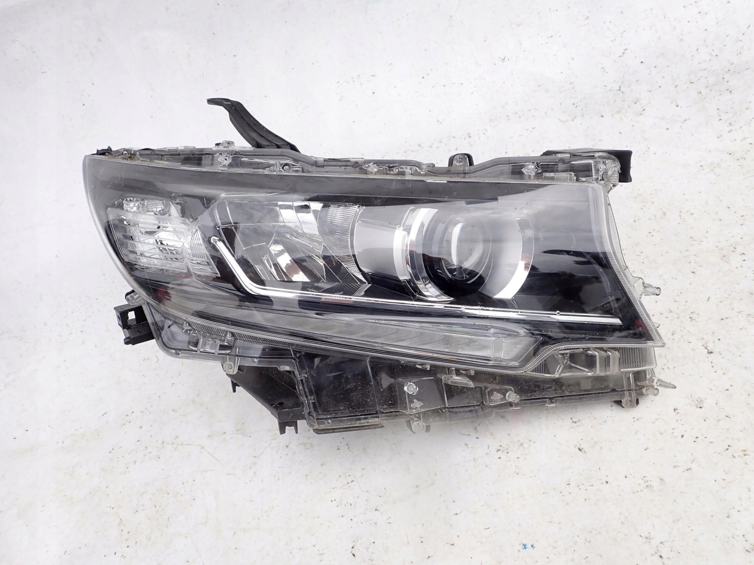 TOYOTA LAND CRUISER 150 18- FULL LED light right