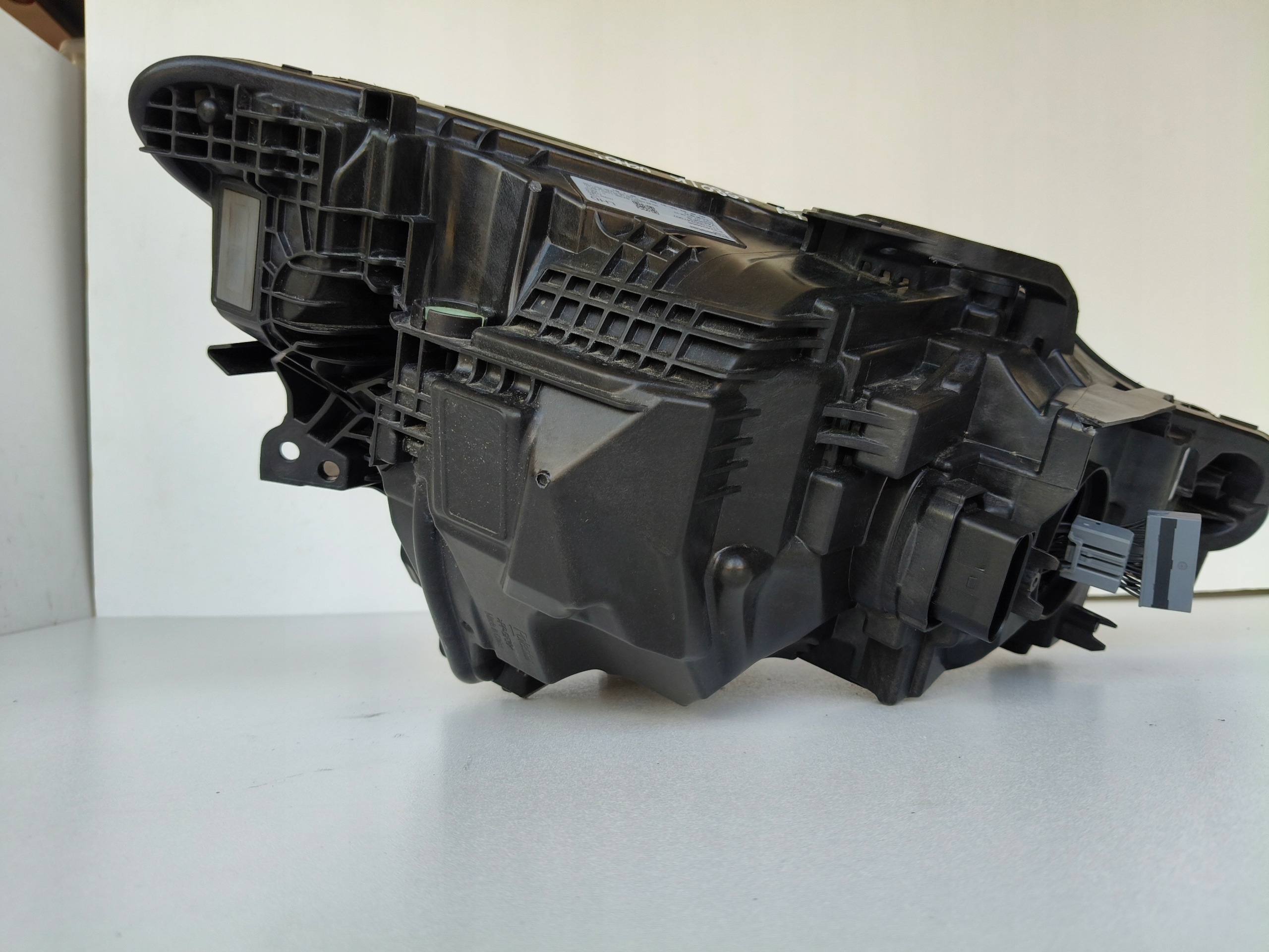 light left REFLEKTOR VOLVO POLESTAR 2 21- FULL LED