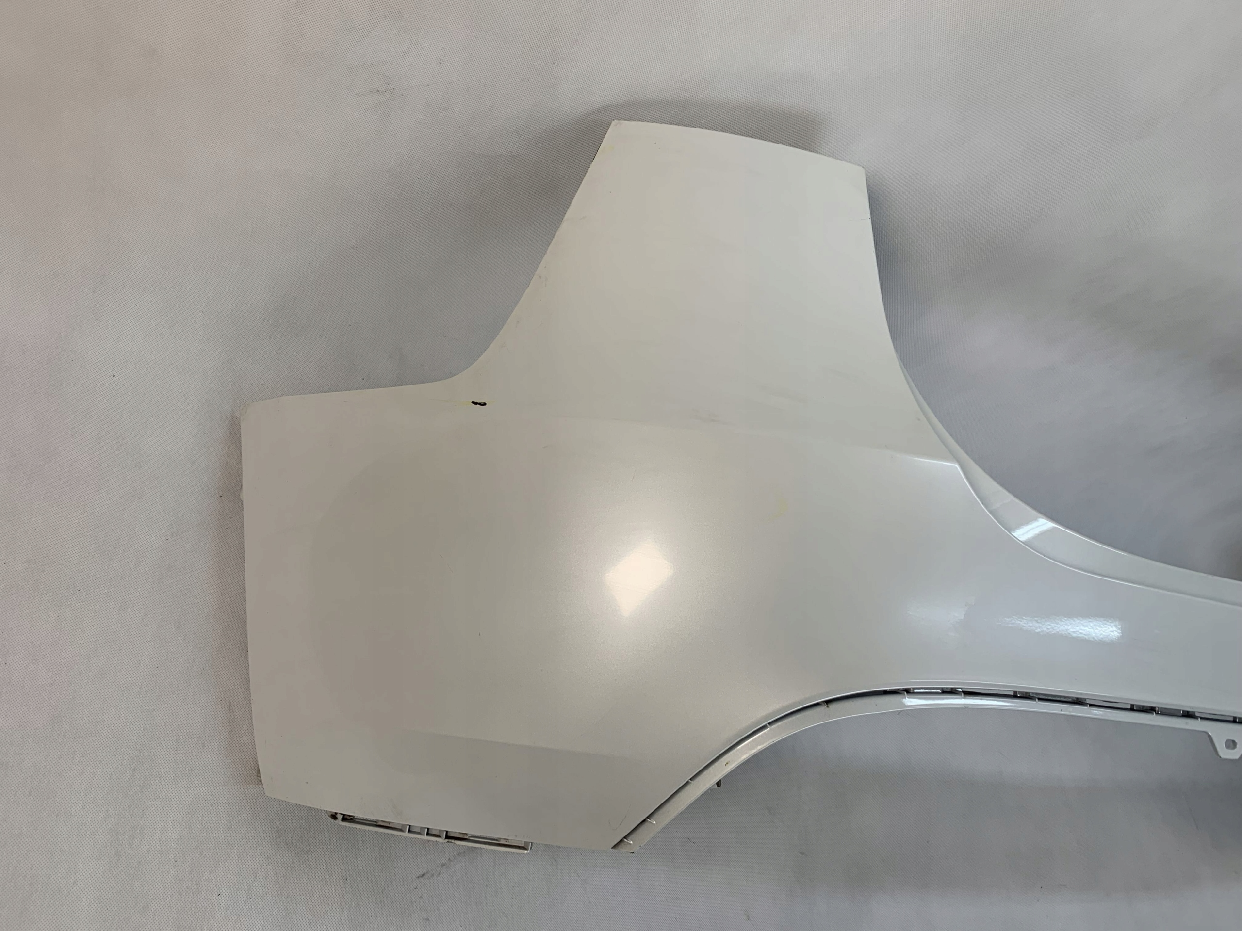 bumper rear Tesla Model Y 19r 2019 35144 09.25