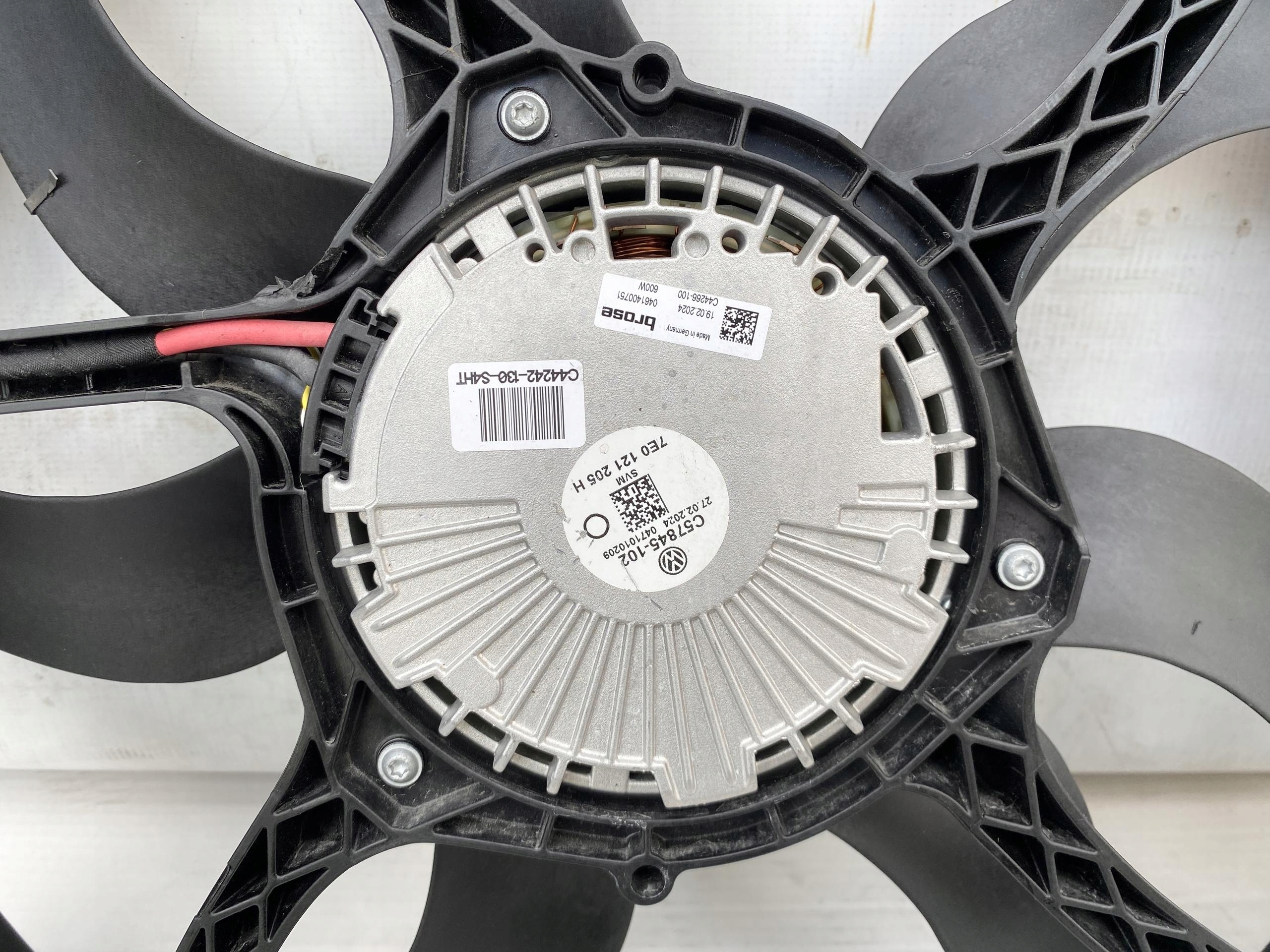 VW TRANSPORTER T6.1 2.0TDI 19- ventilátor chladiče Z obal 7E0121207C