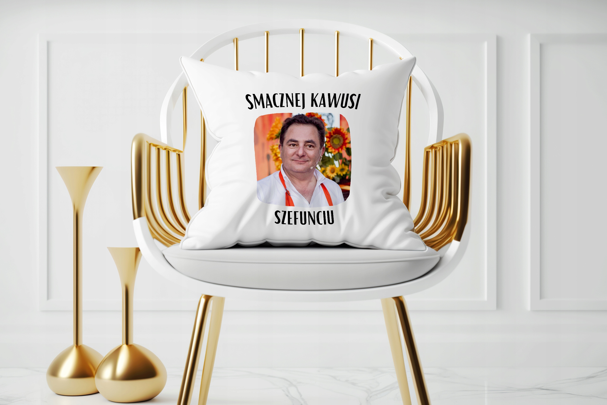 PODUSZKA Z MAKŁOWICZEM ROBERTEM ŚMIESZNY PREZENT JASIEK 40X40CM Marka inna