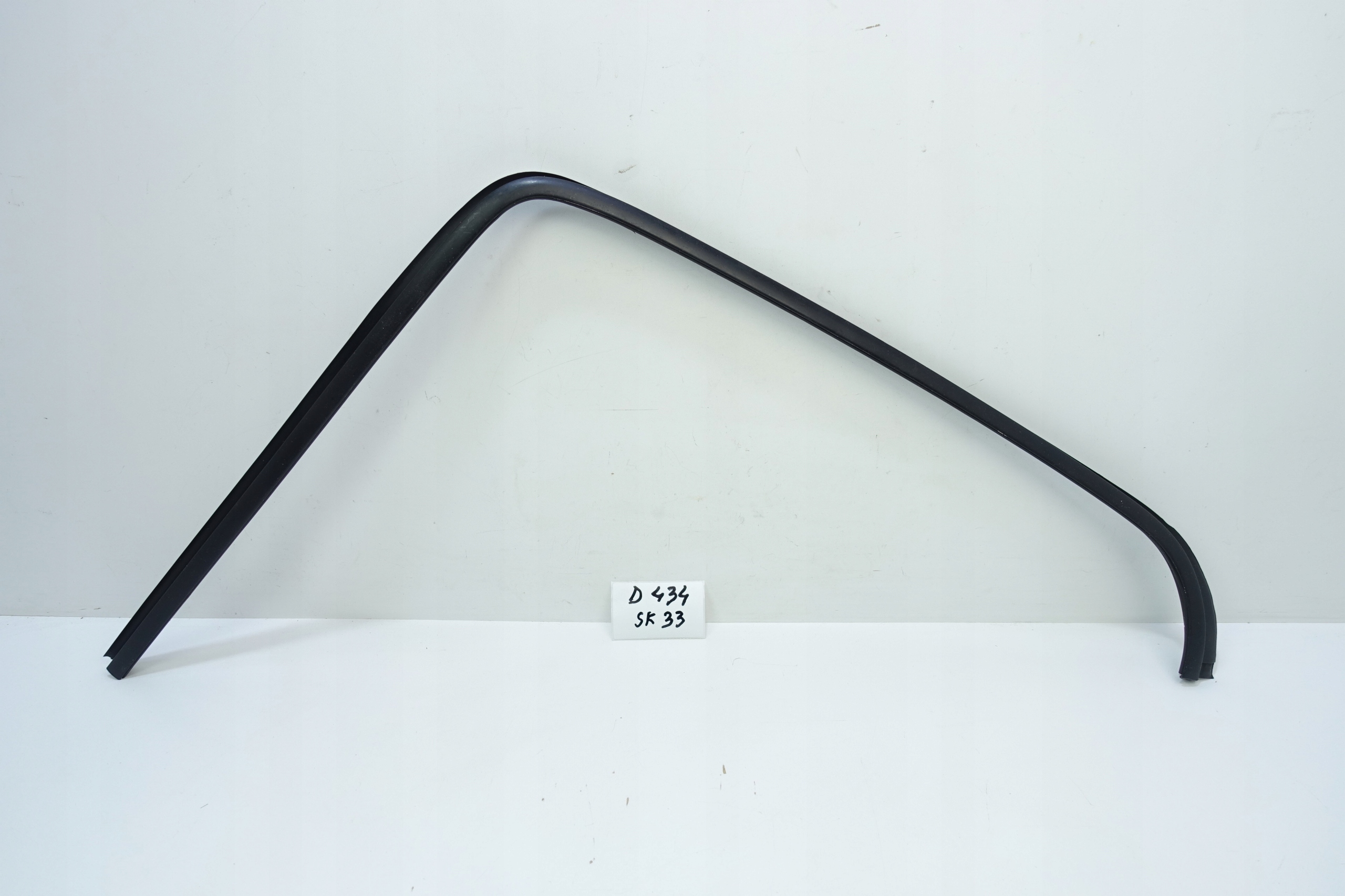 LISTWA SZYBY TYŁ TYLNA MERCEDES C W202 2026710236