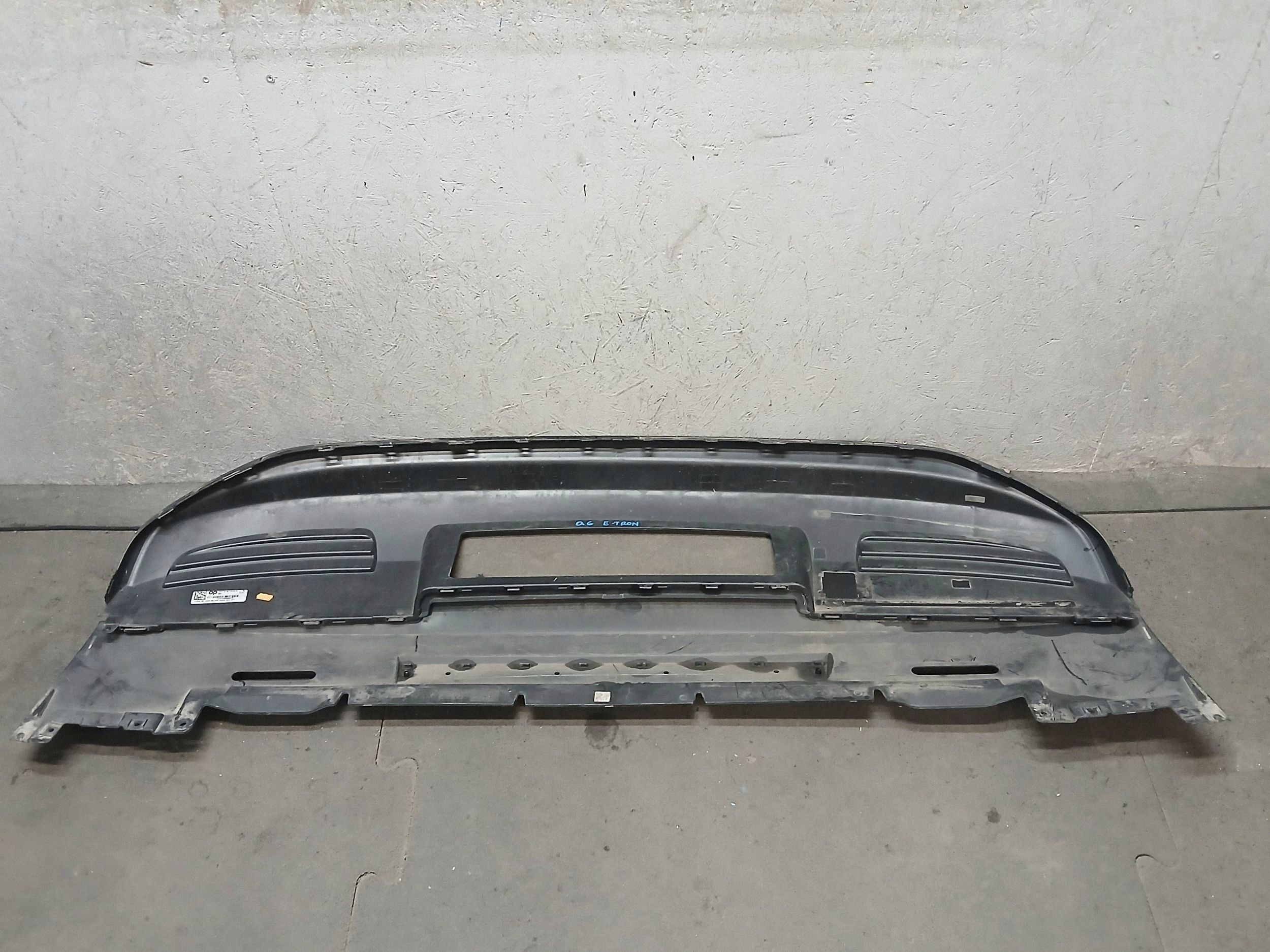 bumper rear part accessories diffuser AUDI Q6 E-TRON E TRON 85H 85H807521