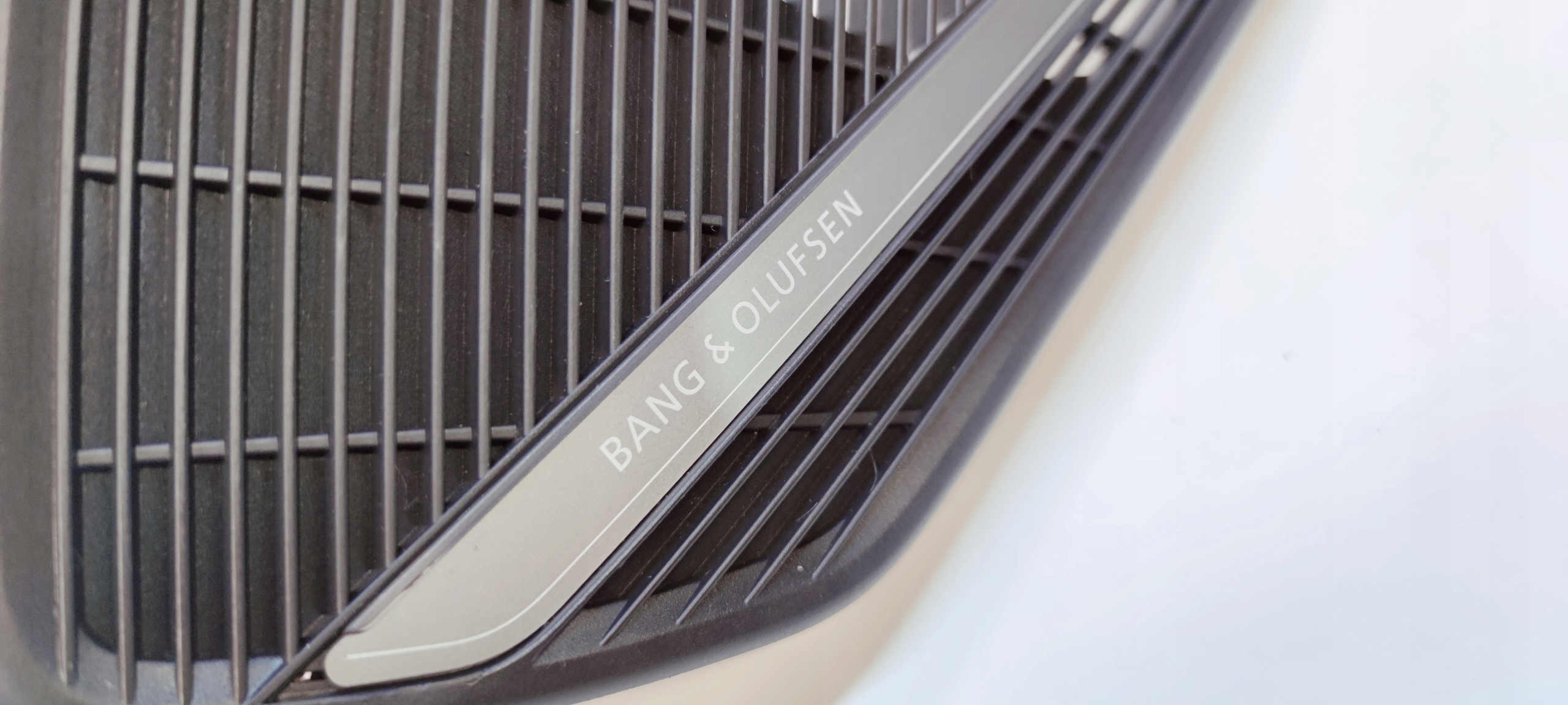 MASKOWNICE KOMPLET AUDI A4 B9 bang & OLUFSEN