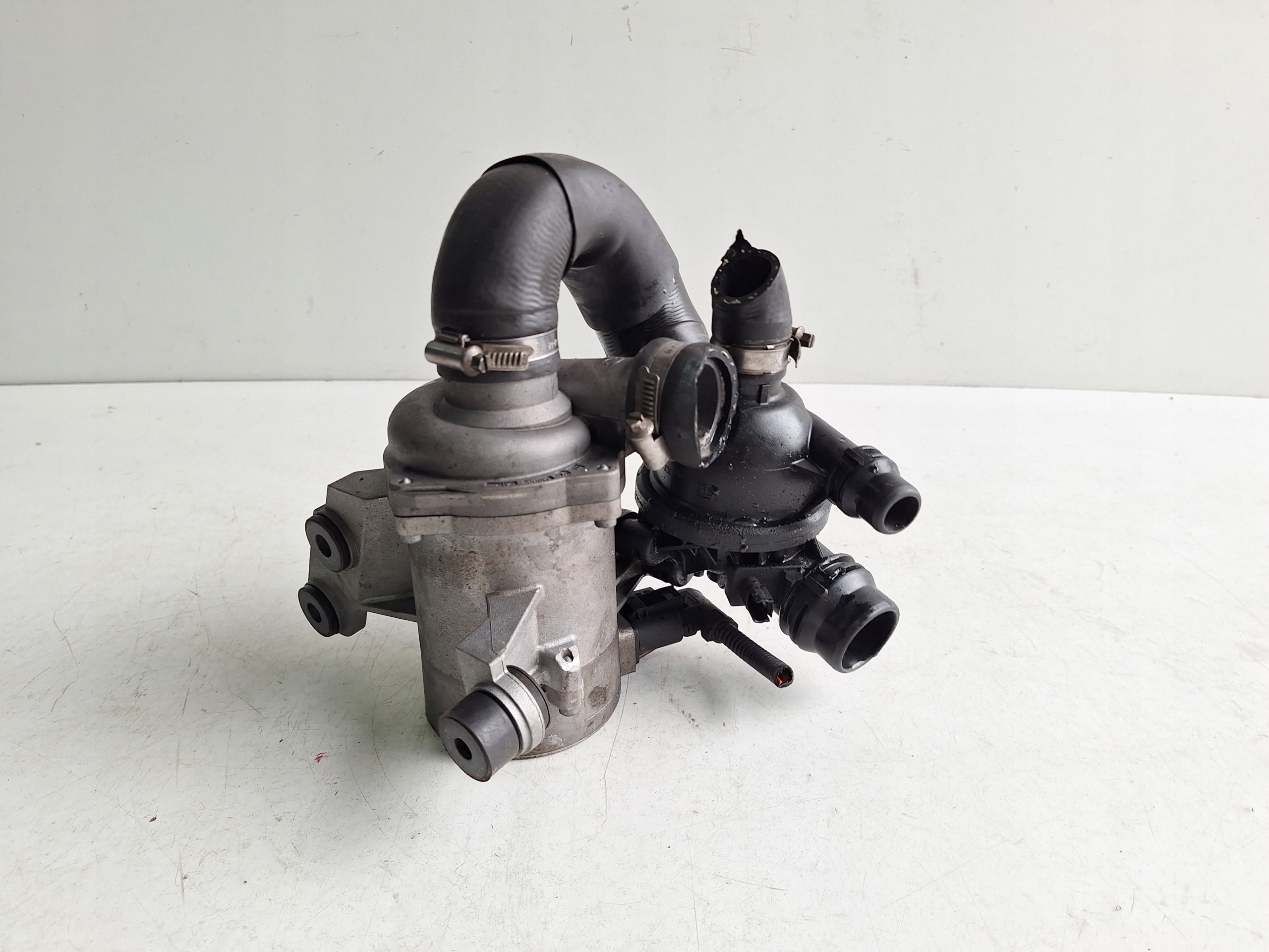 BMW E87 E90 04-12 ELKTRYCZNA water pump 702853207