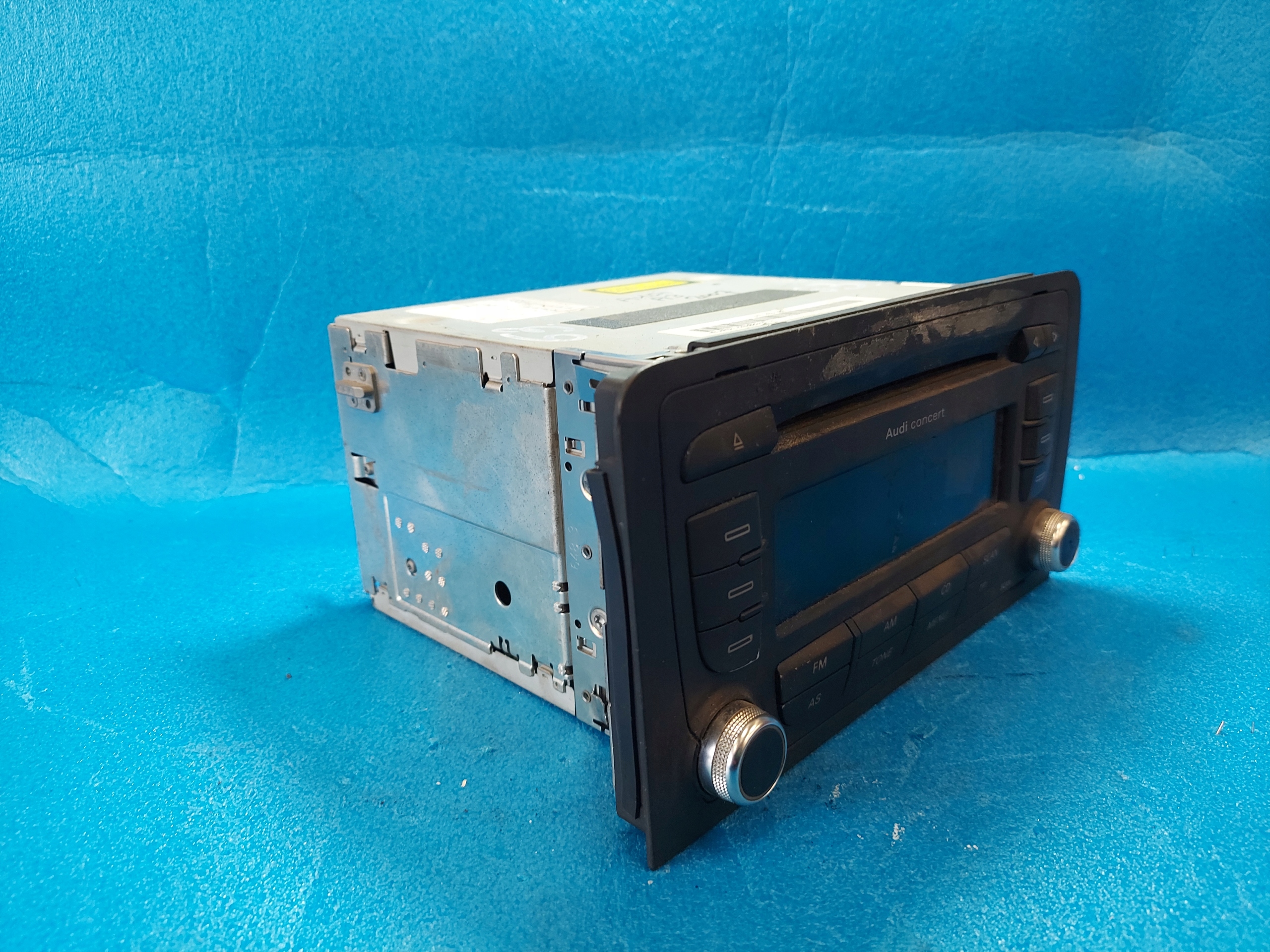 RADIO EKRAN A3 8P 8P0035186G