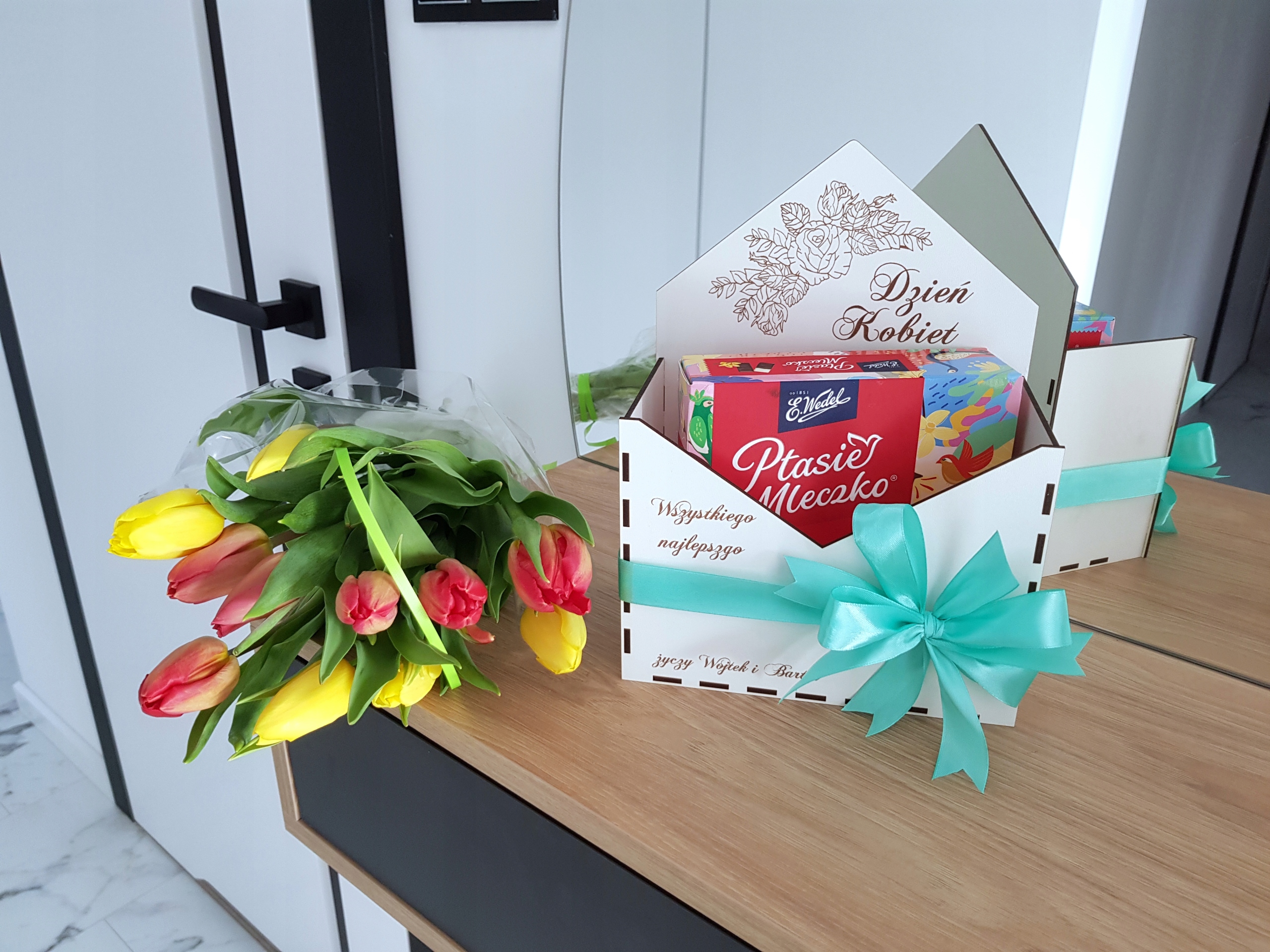 

Flower Box Pudełko Na Kwiaty Koperta