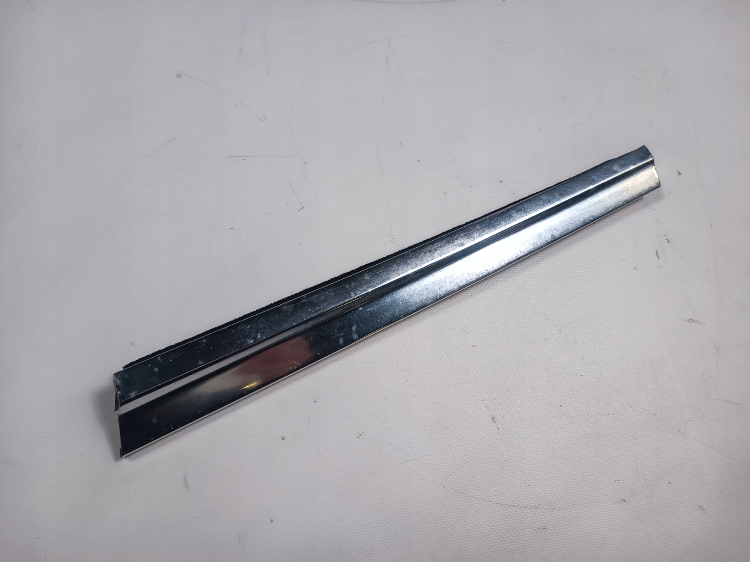 moulding dust windows right rear part Mercedes SL 107
