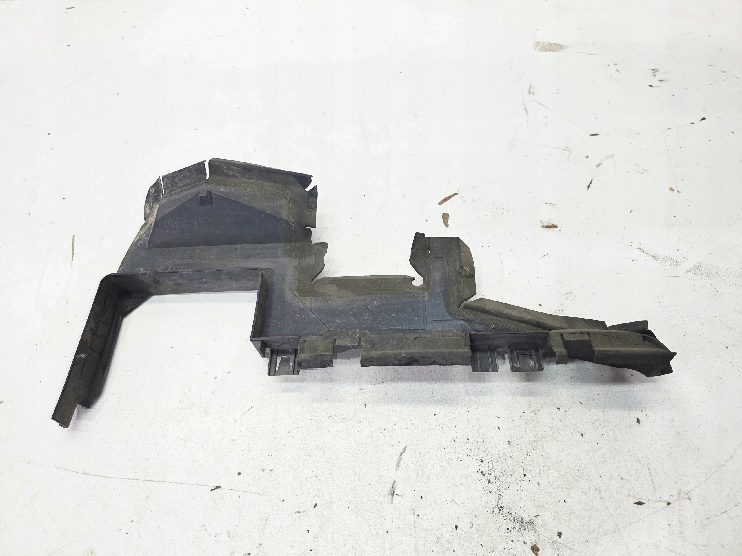 luftansaugkanal rechts AUDI A4 B8 A5 8T 8T0121284J
